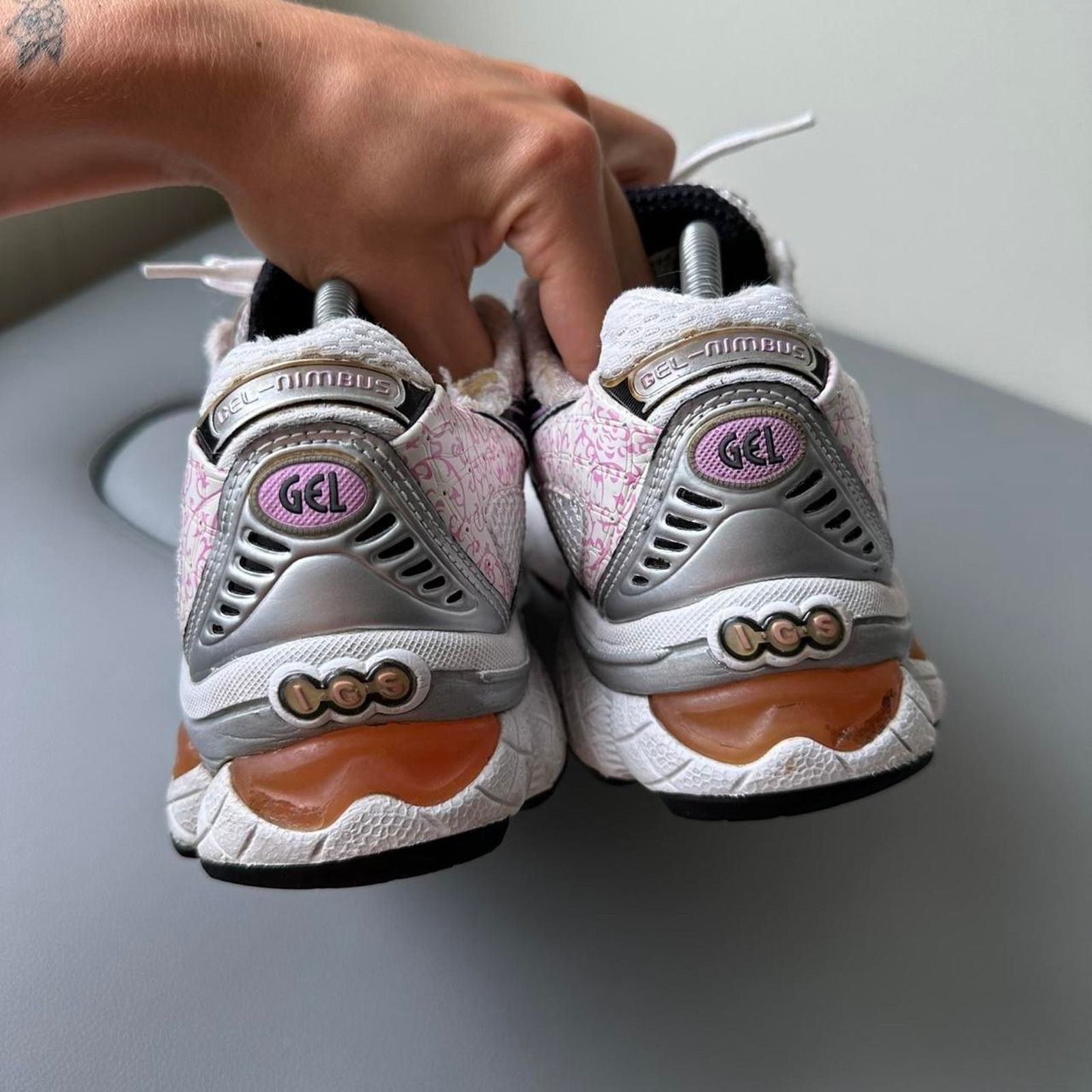 Asics Rare Vintage Pink Floral ASICS Gel Nimbus Athletic Shoes Size US 10 / IT 40 - 5 Thumbnail