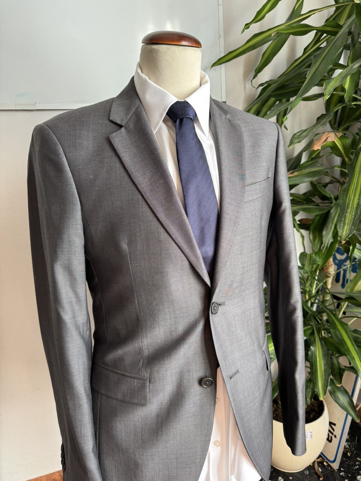 Calvin Klein Calvin Klein 48 grey suit Size 48R - 2 Thumbnail