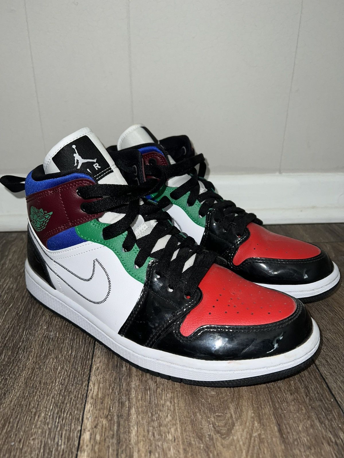 Air Jordan 1 Mid SE