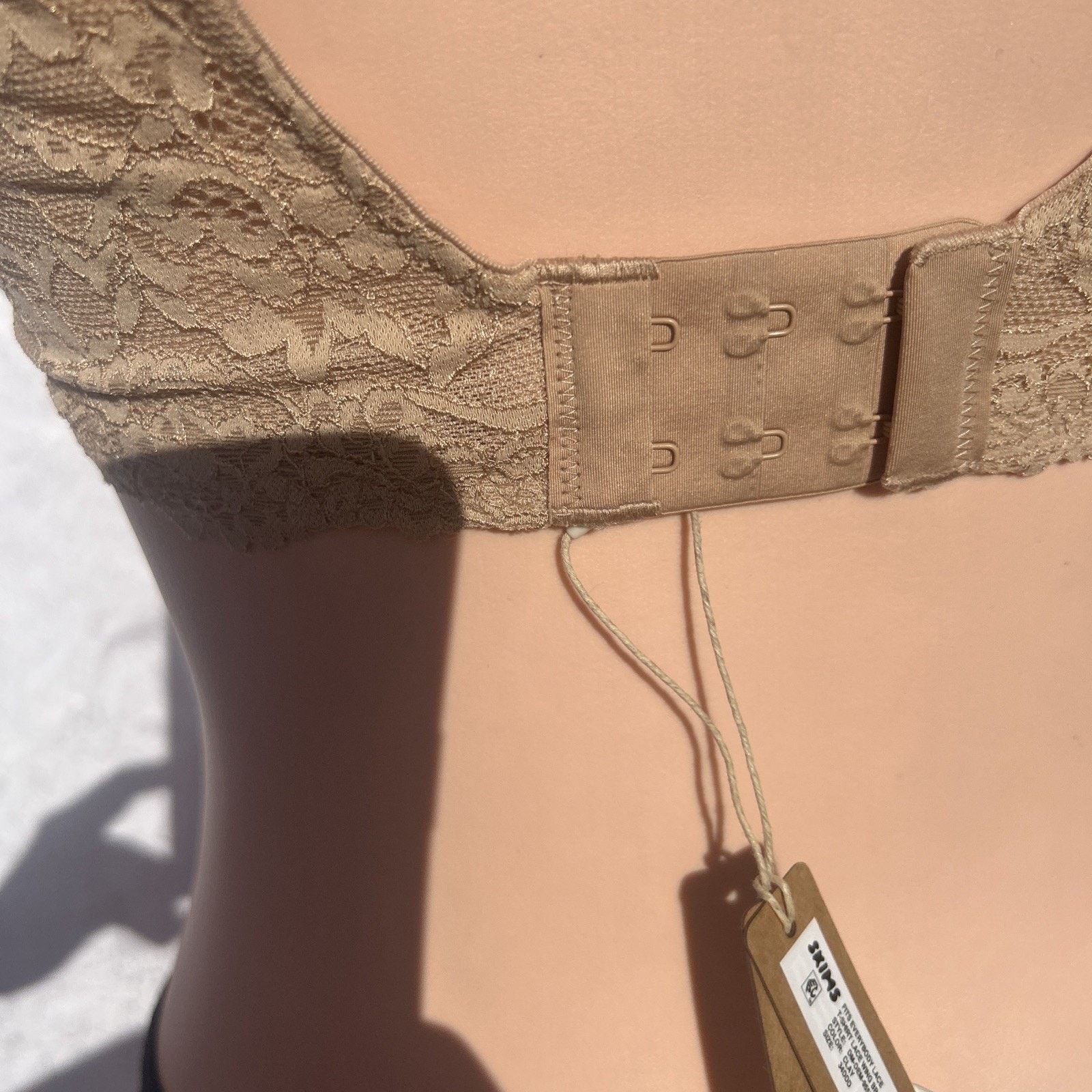 SKIMS SKIMS Fits Everybody Lace T-Shirt Bra 34DDD Clay New w tags Size ONE SIZE - 4 Thumbnail
