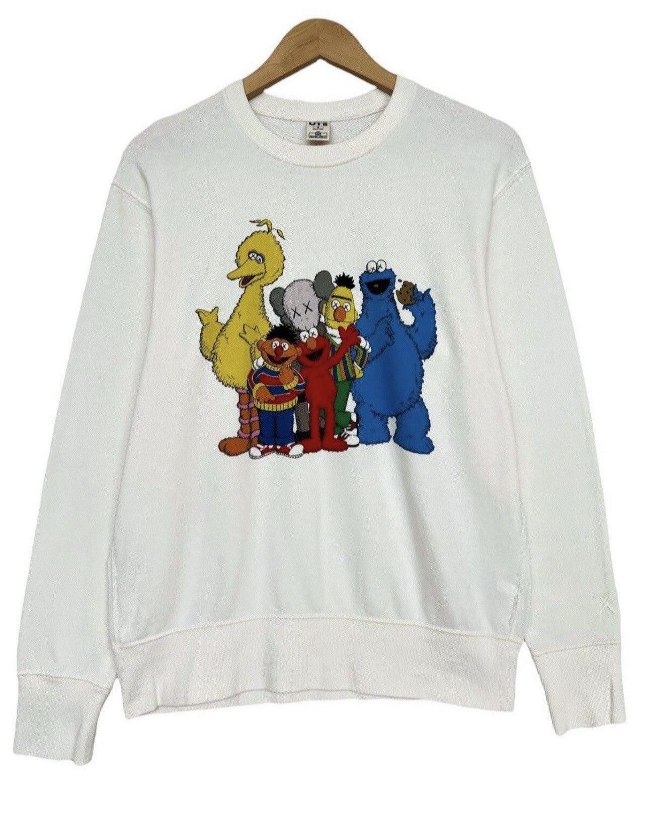 Kaws × Uniqlo Kaws x Uniqlo x Pick💥💥💥Kaws Sesame Street Sweatshirt Size US M / EU 48-50 / 2 - 1 Thumbnail
