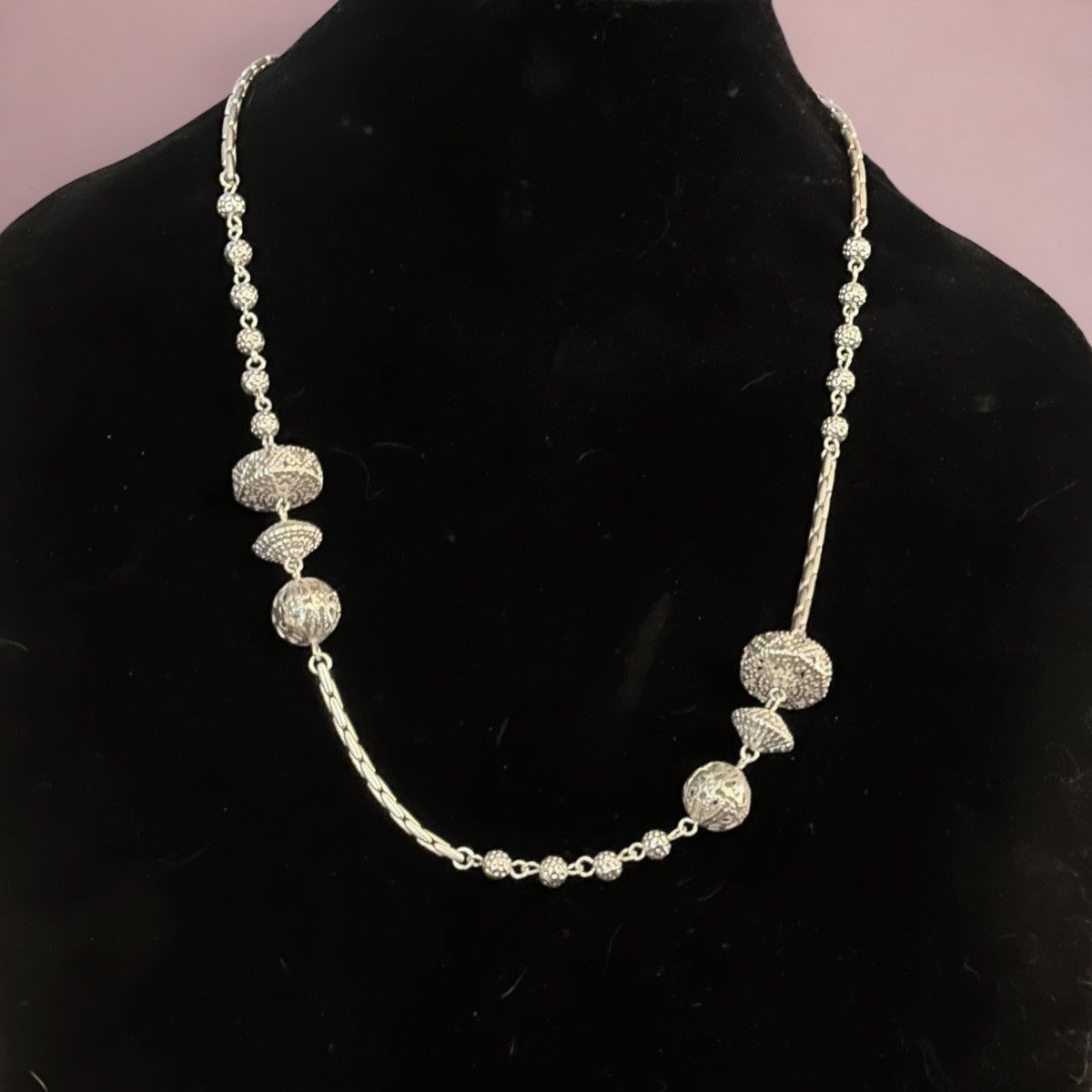 Other Silver tone stationed filigree bead necklace Size ONE SIZE - 1 Thumbnail