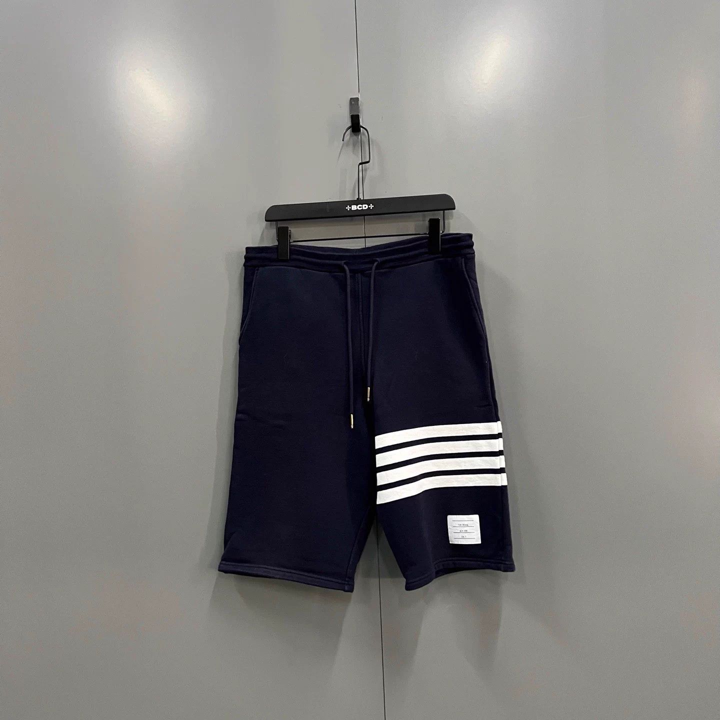 Thom Browne Thom Browne Navy 4-Bar Shorts Size 3 (95% New) Size US 28 / EU 44 - 1 Thumbnail