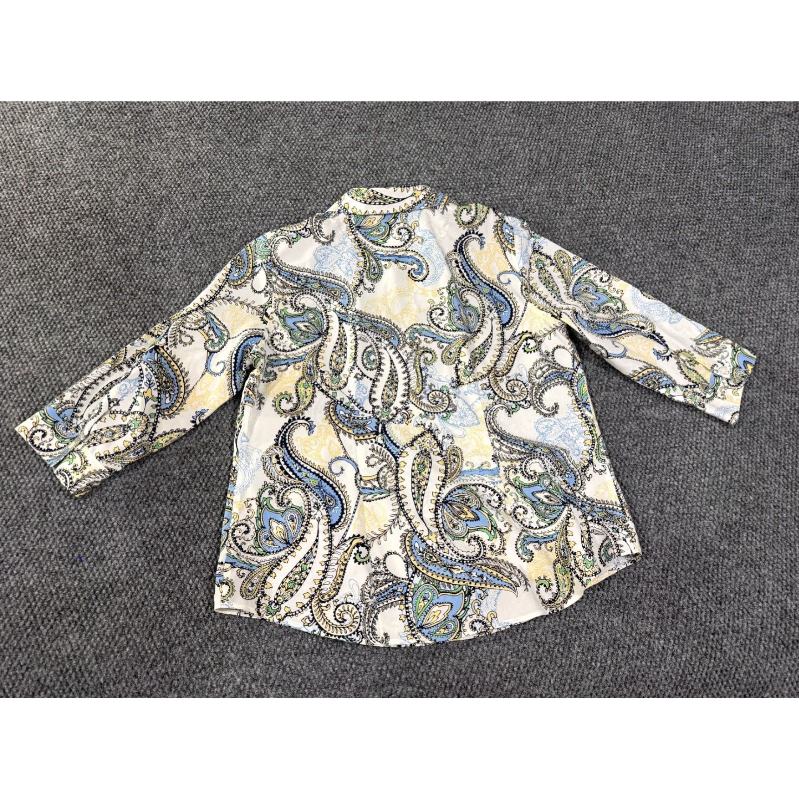 Vintage Chicos Shirt Womens 4 Button Up Collared Paisley Cotton Blue White Green Stretch no iron Casual Blouse Size S / US 4 / IT 40 - 7 Thumbnail