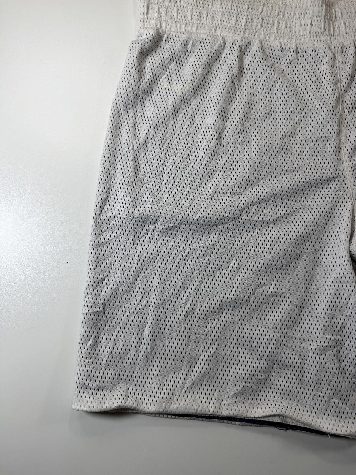 Nike Vintage Nike White Mesh Athletic Shorts with Basketball Logo Size US 32 / EU 48 - 3 Thumbnail