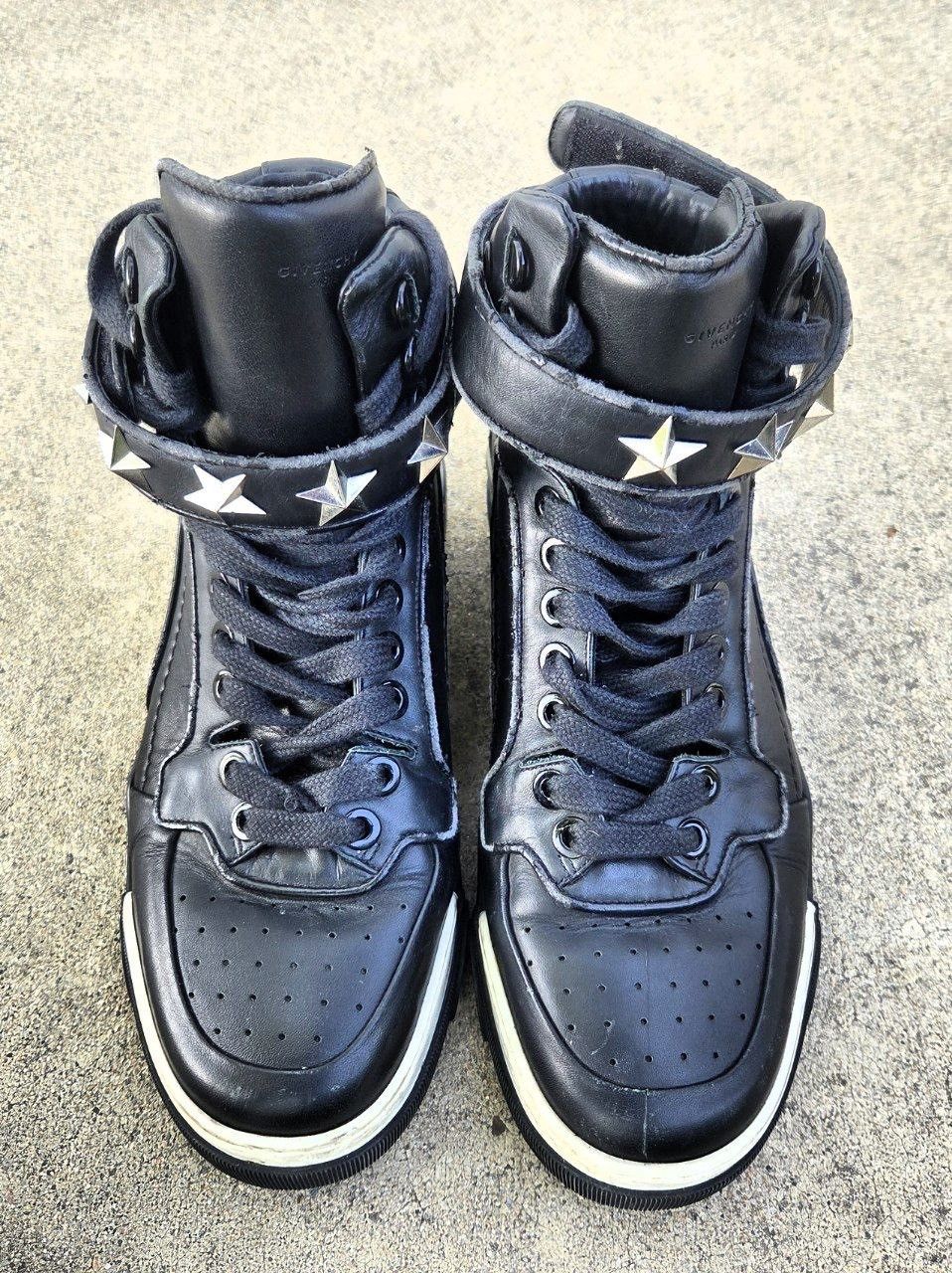 Givenchy Givenchy Tyson Star High Top Black Leather Sneakers Size US 8 / EU 41 - 2 Thumbnail