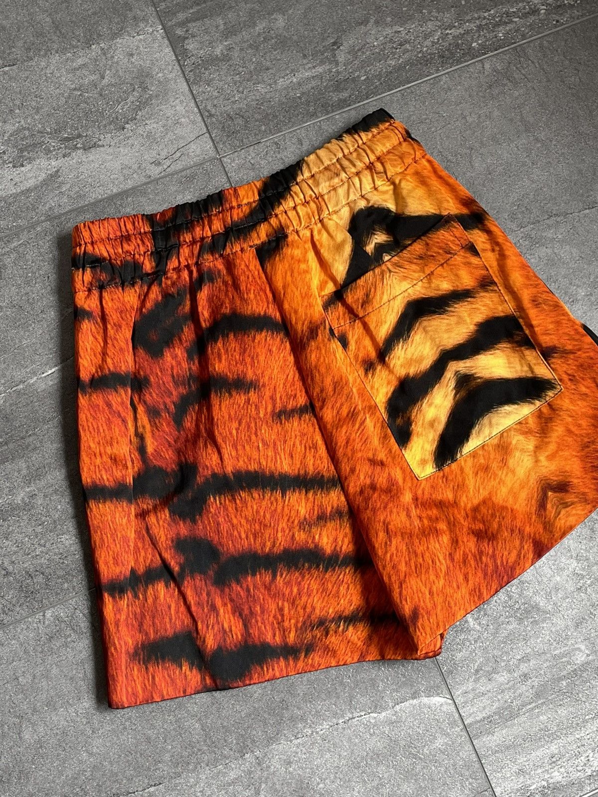 Dries Van Noten Dries Van Noten Tiger Pattern Women’s Shorts, Size 34 Size 34" / US 12 / IT 48 - 10 Thumbnail