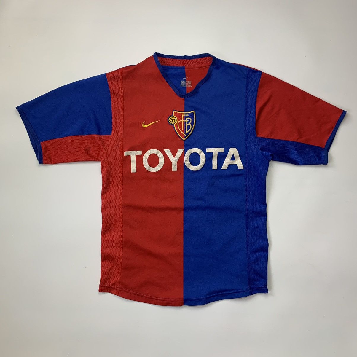 Vintage Vintage Nike Basel 2002 Blockcore Football Jersey Jimmy Size US XS / EU 42 / 0 - 1 Thumbnail
