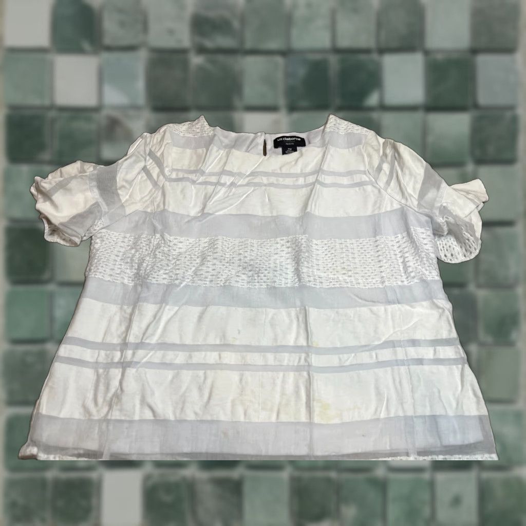 Liz Claiborne Liz Claiborne Top Womens Petite Medium P M White Short Sleeve Stiped Shirt Size M / US 6-8 / IT 42-44 - 1 Thumbnail