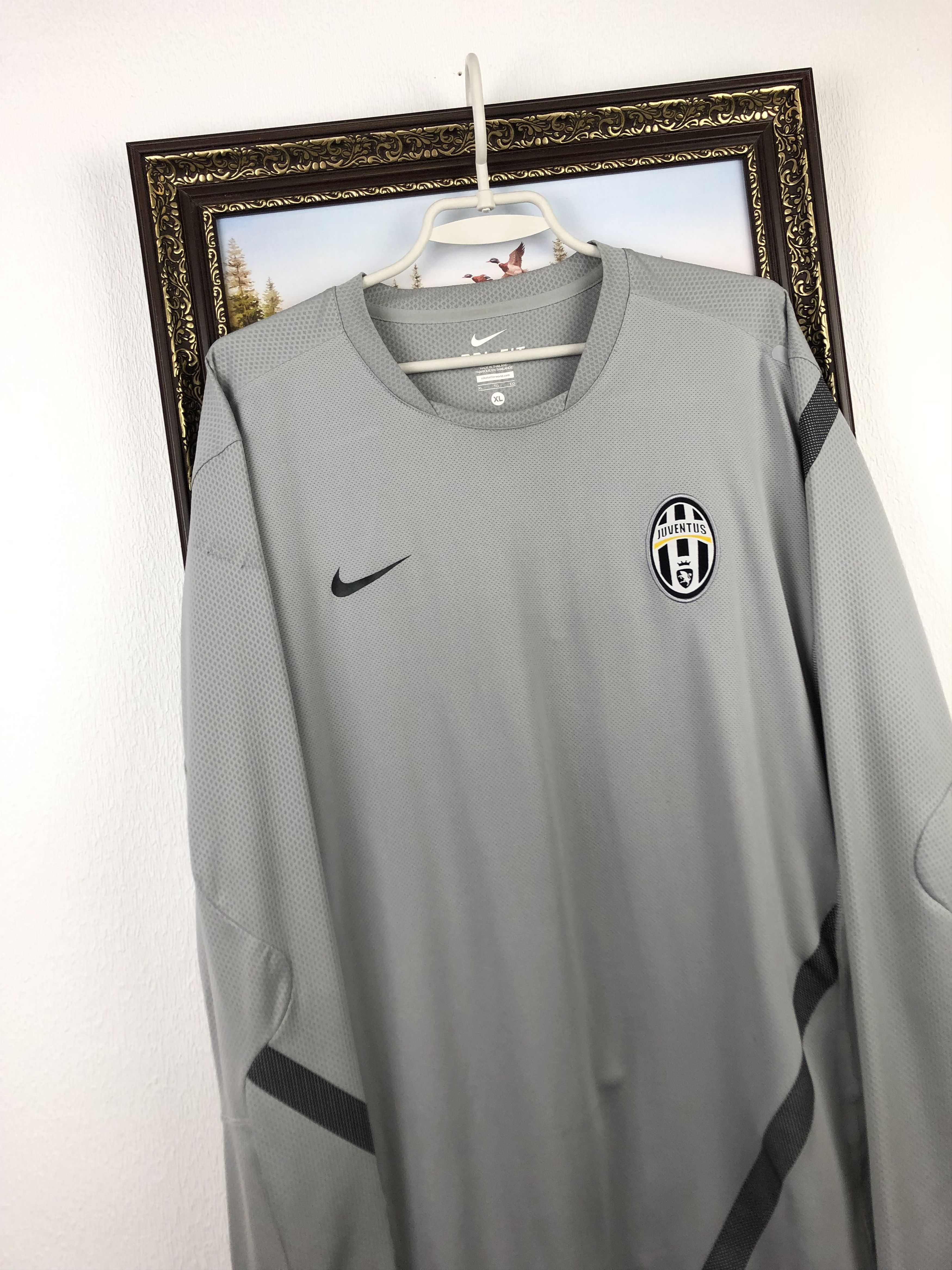 Nike Juventus Goalkeeper shirt Goalkeeper Player Issue Jersey Size US XL / EU 56 / 4 - 3 Thumbnail