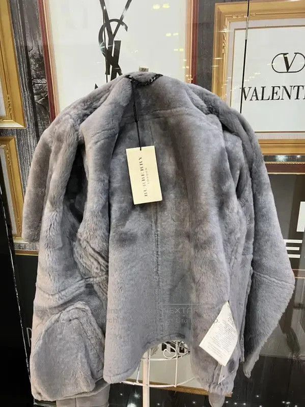 Burberry Burberry Gray Shearling Collar Women's Jacket. Size M / US 6-8 / IT 42-44 - 4 Thumbnail