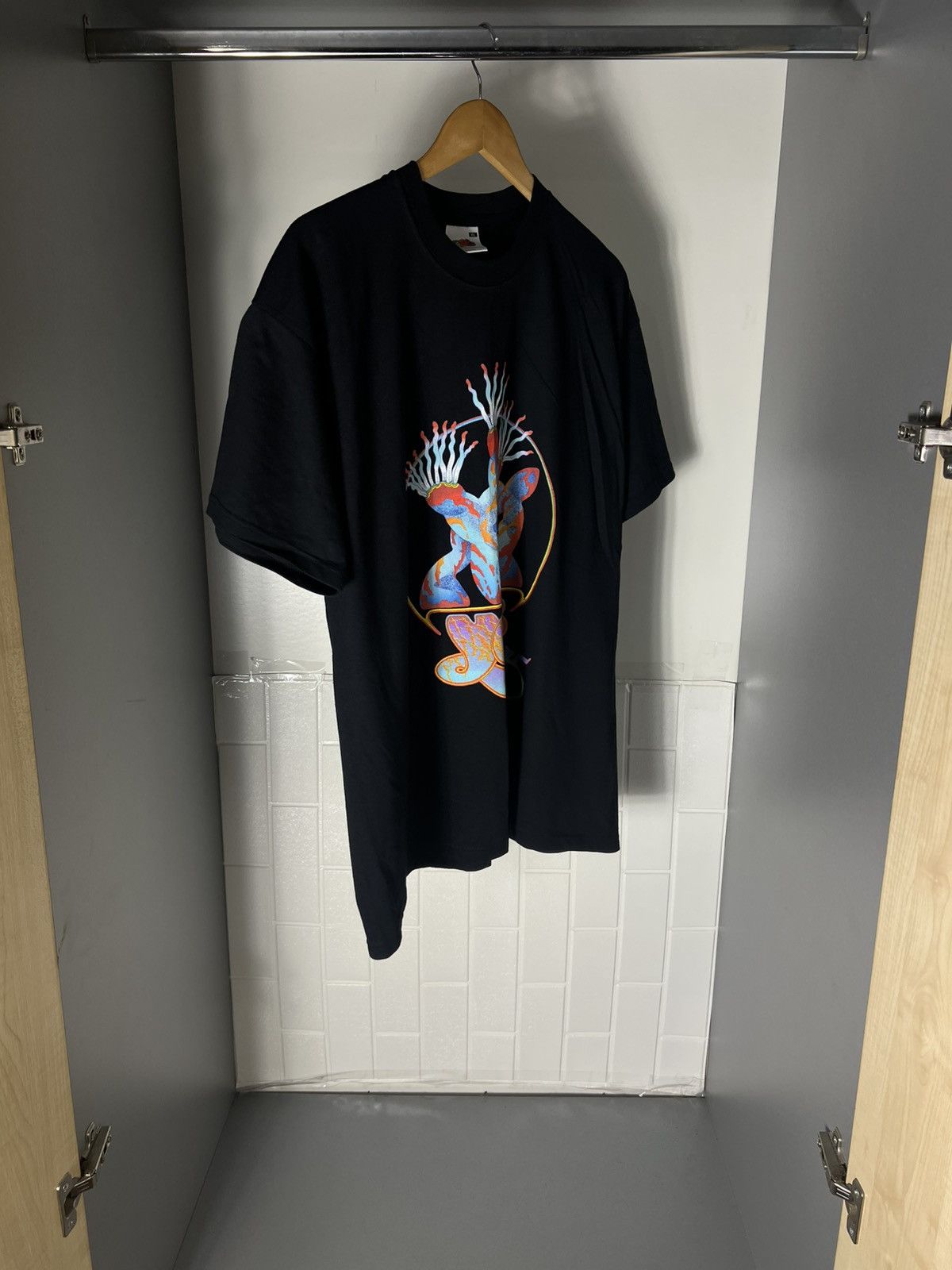 Band Tees VINTAGE ROGER DEAN & YES TOUR ROCK T-SHIRT METAL RETRO 90s Size US XL / EU 56 / 4 - 3 Thumbnail