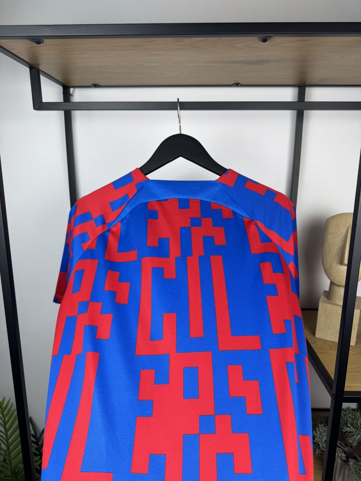 Nike FC Barcelona 2022/2023 Pre-Match Jersey Mens L Size US L / EU 52-54 / 3 - 8 Thumbnail