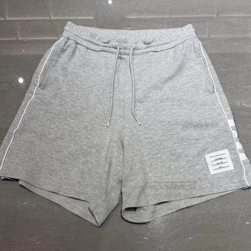 Thom Browne Thom Browne Grey Cotton Striped Casual Shorts . Size US 32 / EU 48 - 1 Thumbnail