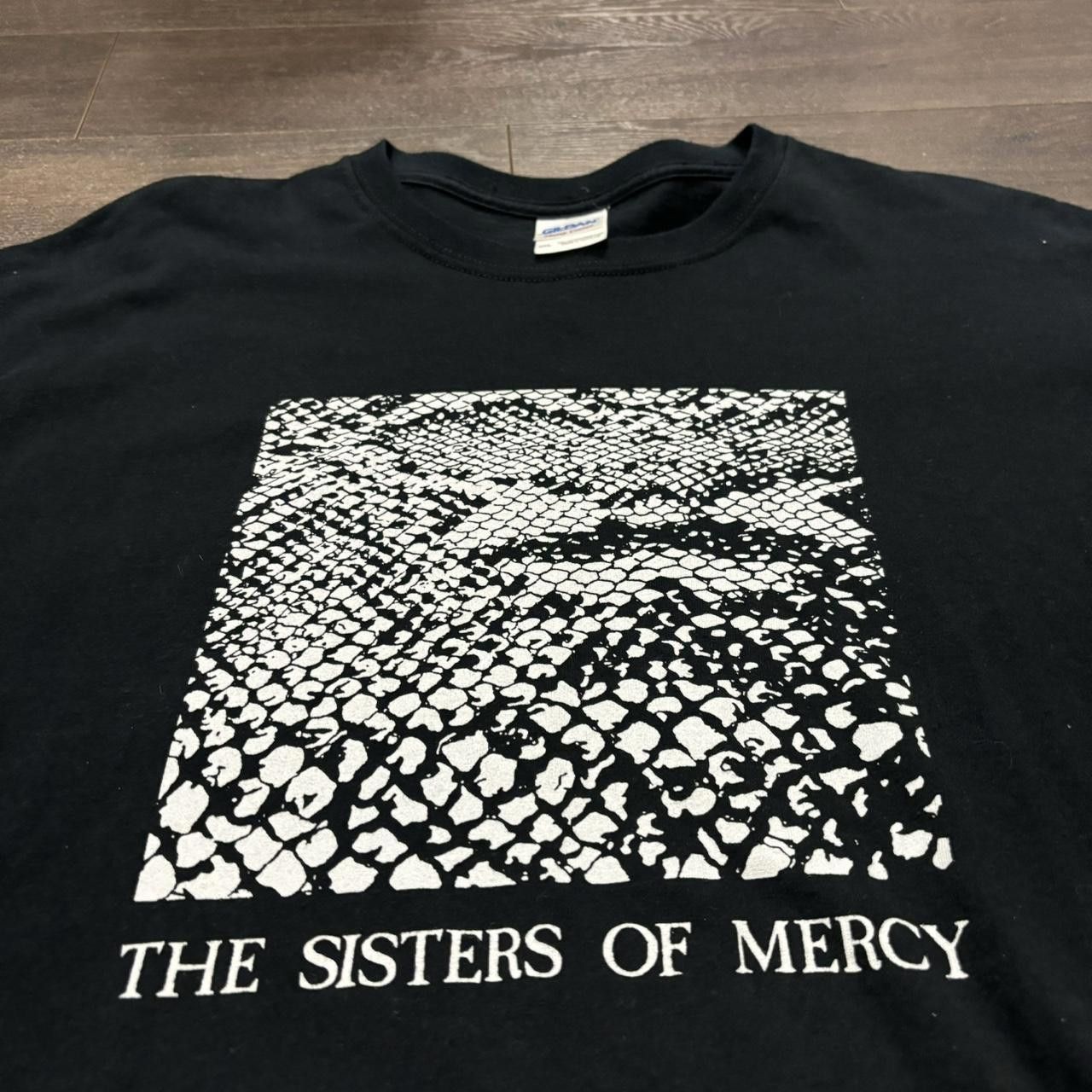 Gildan Vintage sisters of mercy t shirt 00s XXL Size US XXL / EU 58 / 5 - 2 Thumbnail