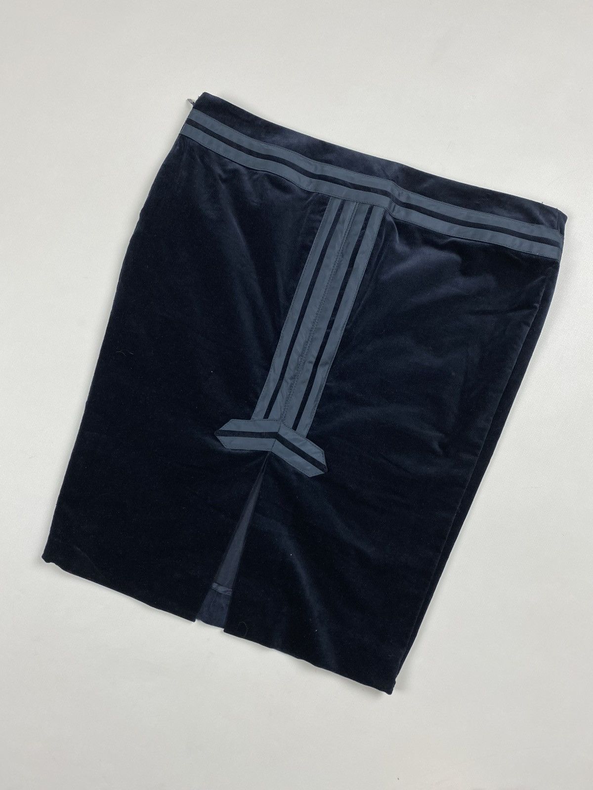 Gucci Gucci By Tom Ford Vintage 2005 Ladies Velour Pencil Skirt Size 32" / US 10 / IT 46 - 19 Thumbnail