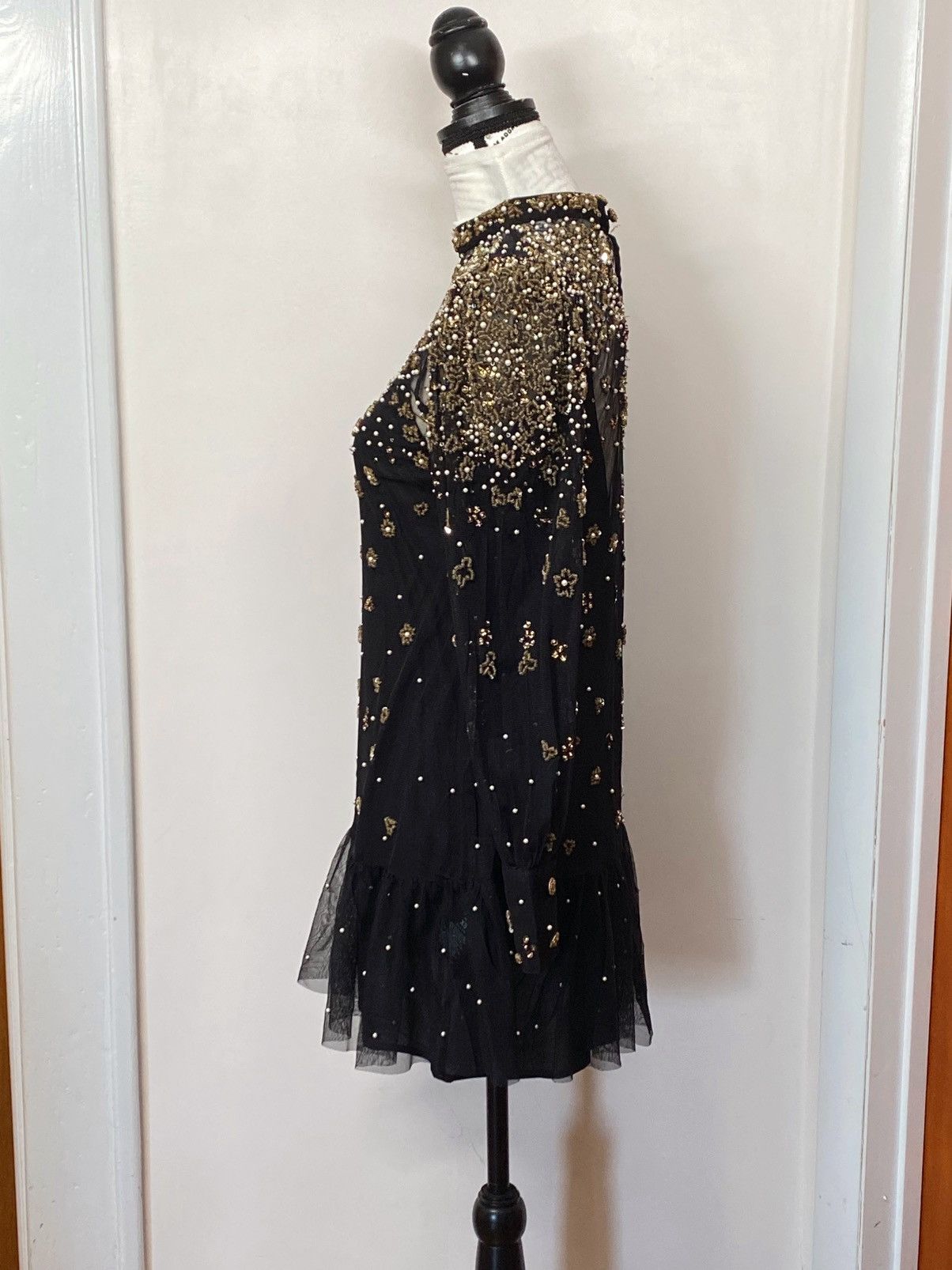 Farm Rio Farm Rio Embroidered Tulle Overlay Minidress size XS Size XS / US 0-2 / IT 36-38 - 7 Thumbnail