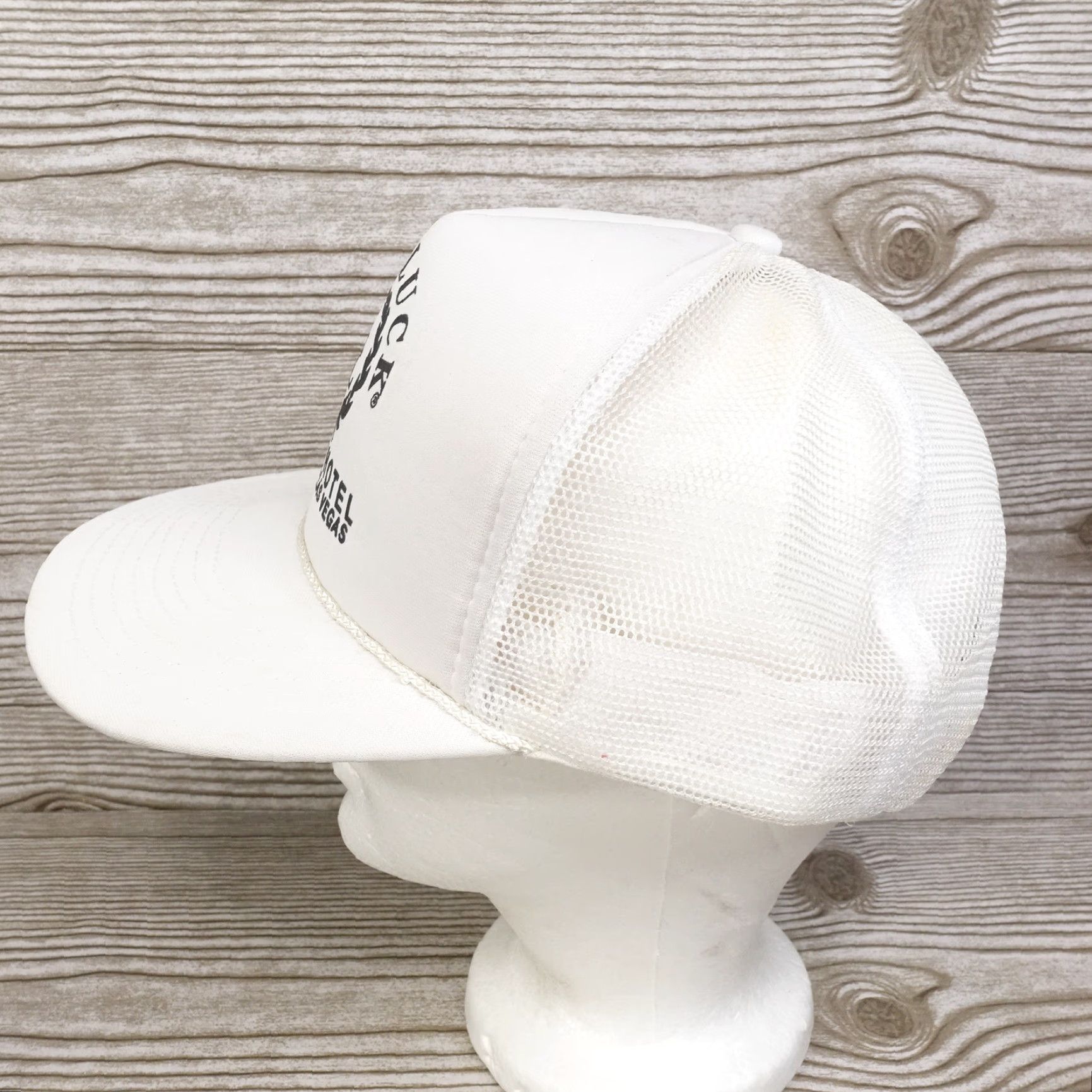 Vintage VINTAGE Lady Luck Casino Hotel Las Vegas Trucker Hat Cap Adult Adjustable White Solid Pattern Men Women Boys Girls Size ONE SIZE - 3 Thumbnail