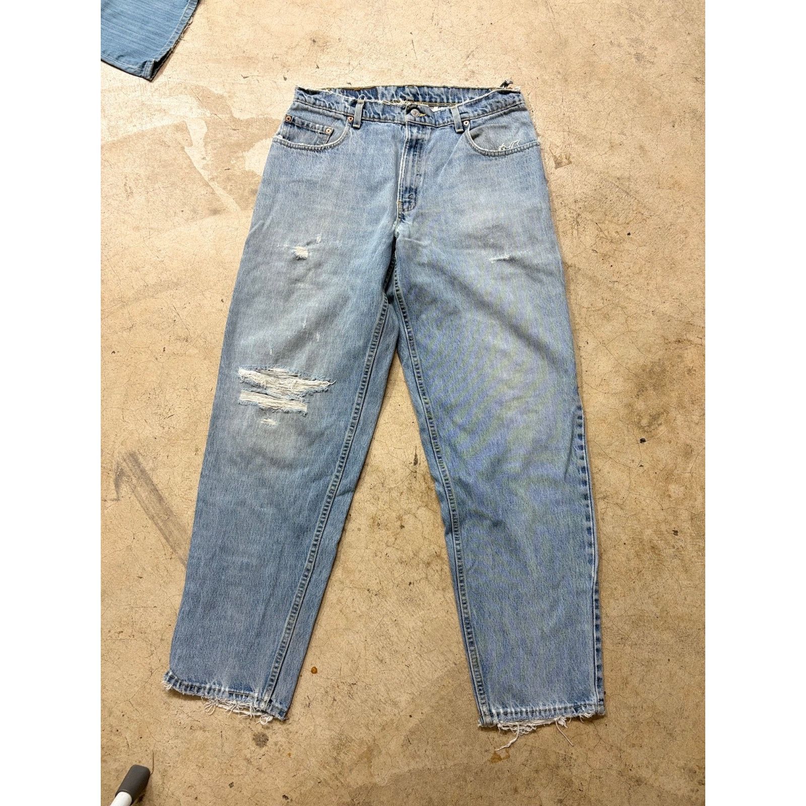 Levi's VTG Levi’s 570 Baggy Fit Jeans 34x34 Light Wash Y2K Size US 34 / EU 50 - 8 Thumbnail