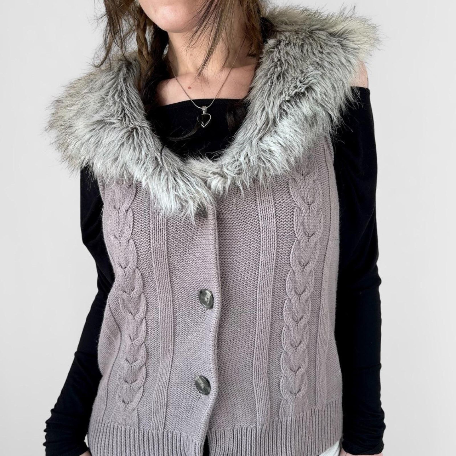 Ann Taylor gray boho gyaru knit faux fur vest Size L / US 10 / IT 46 - 2 Thumbnail