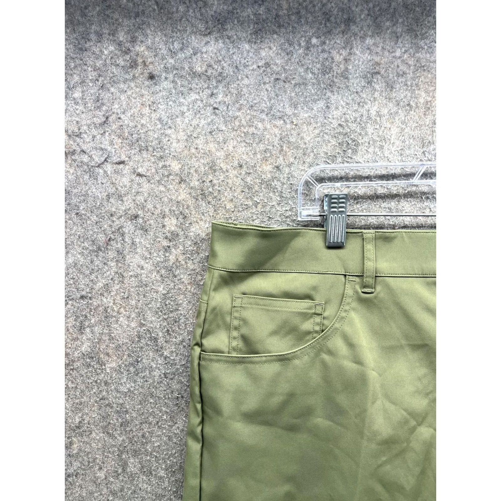 Lacoste Lacoste Sport Shorts Mens 34 Green Chino Slim Flat Front 8 Inseam Casual Summer Slashed Pockets Slim Fit Size US 34 / EU 50 - 6 Thumbnail