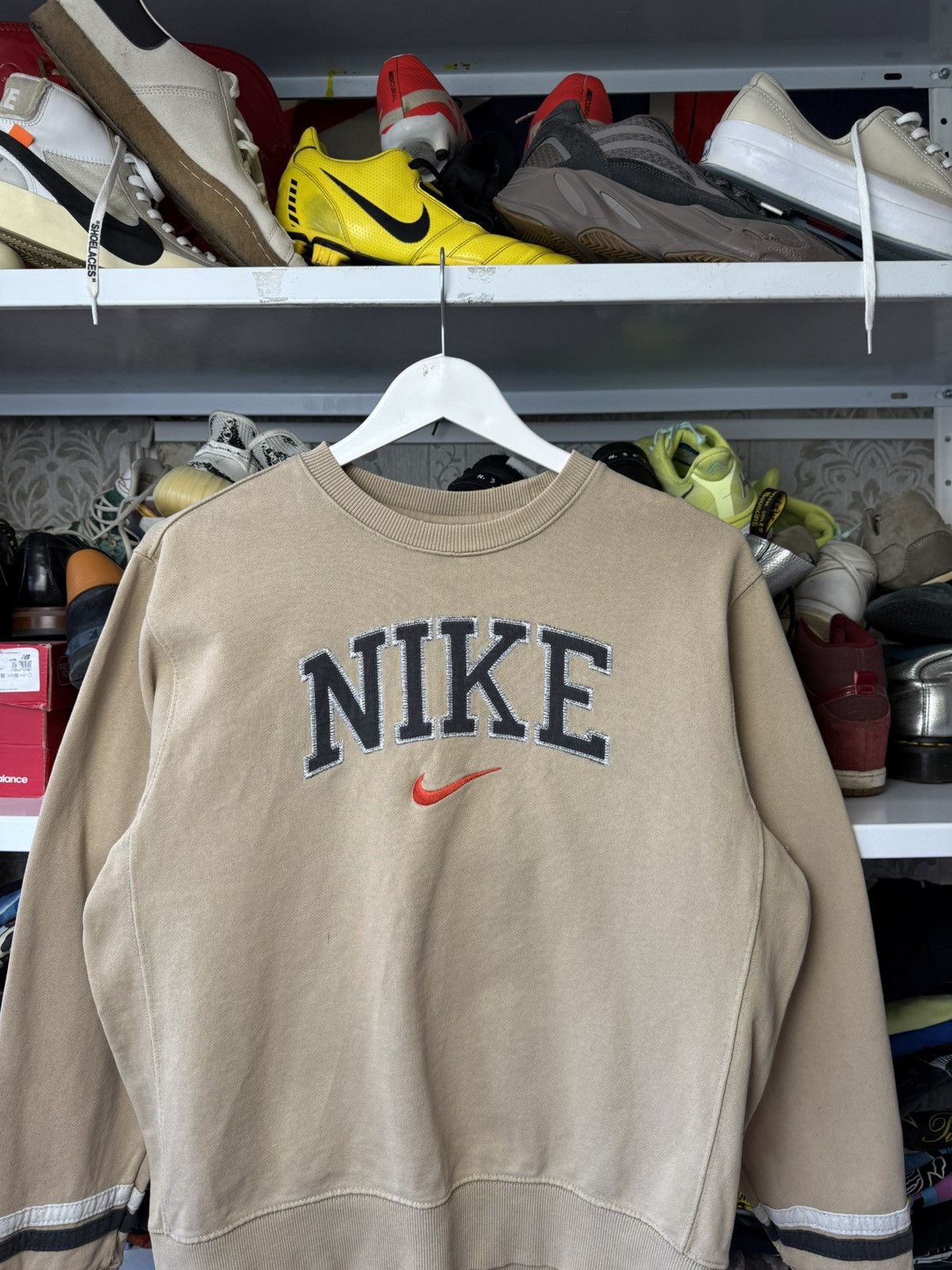 Nike VINTAGE 90s NIKE DISTRESSED CENTER LOGO SWEATSHIRTS CREWNECK Size US S / EU 44-46 / 1 - 23 Thumbnail