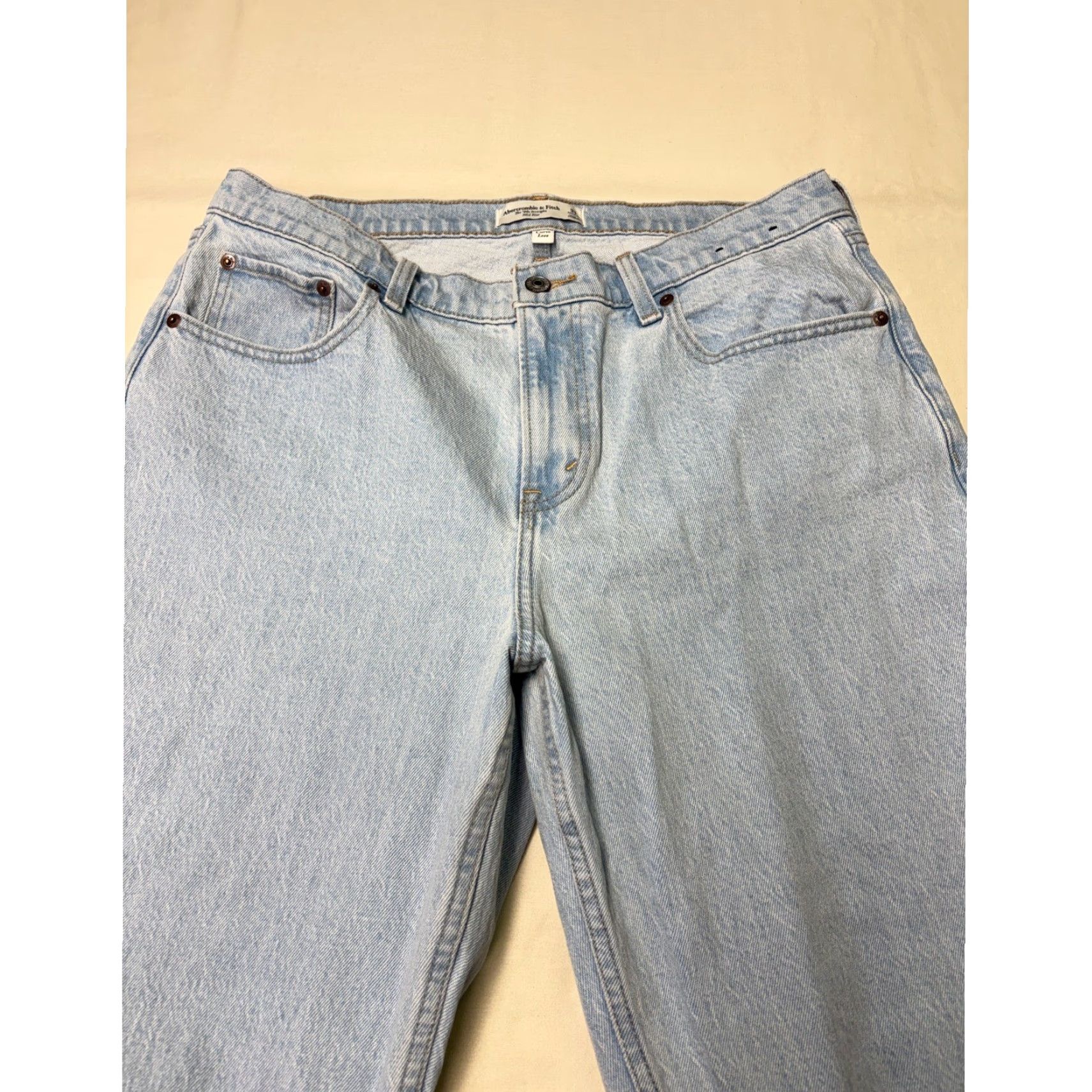 Abercrombie & Fitch Abercrombie & Fitch Curve Love 90s Straight Mid Rise Jeans Light Wash 34x30 Women Denim 5-Pocket Stretch (Blue) Updated Tapered? Size 24" / US 00 / IT 34 - 2 Thumbnail