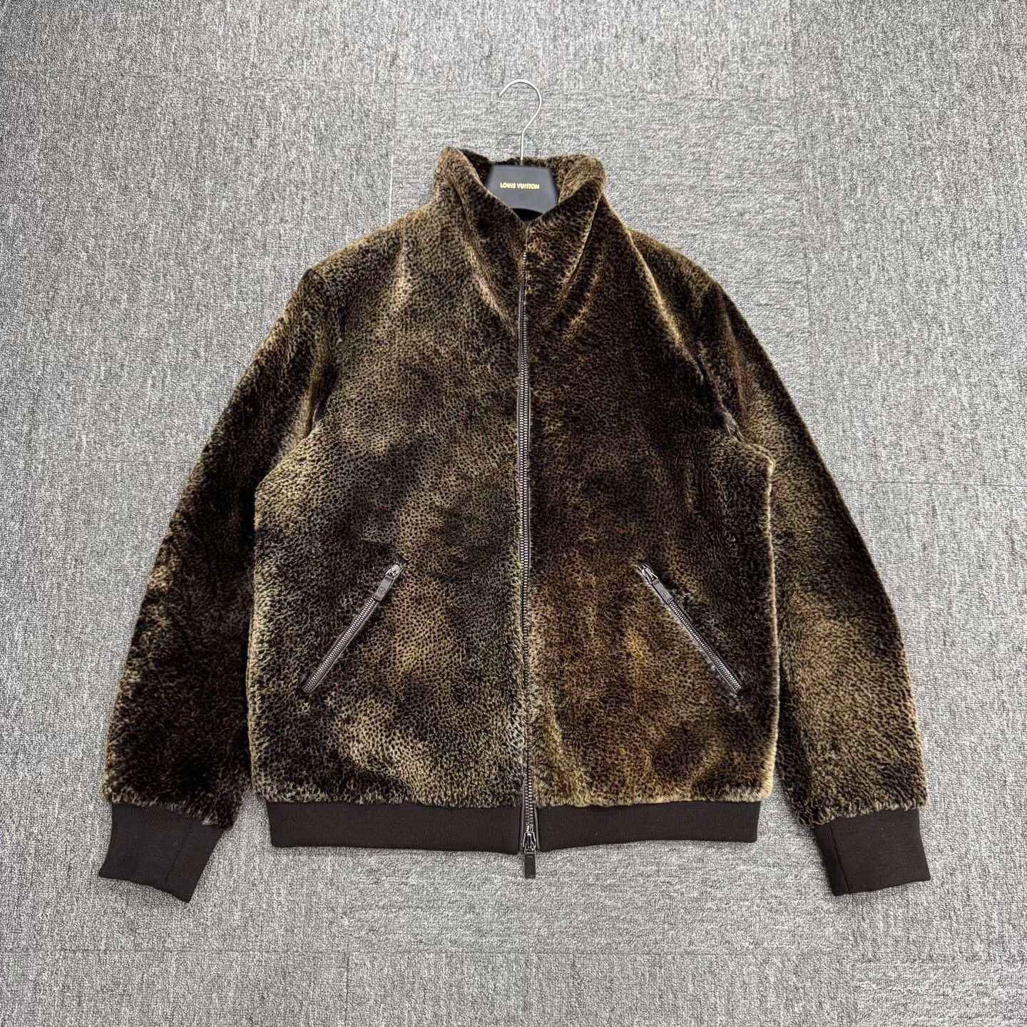 Giorgio Armani luxurious brown shearling jacket by armani Size US XL / EU 56 / 4 - 1 Thumbnail