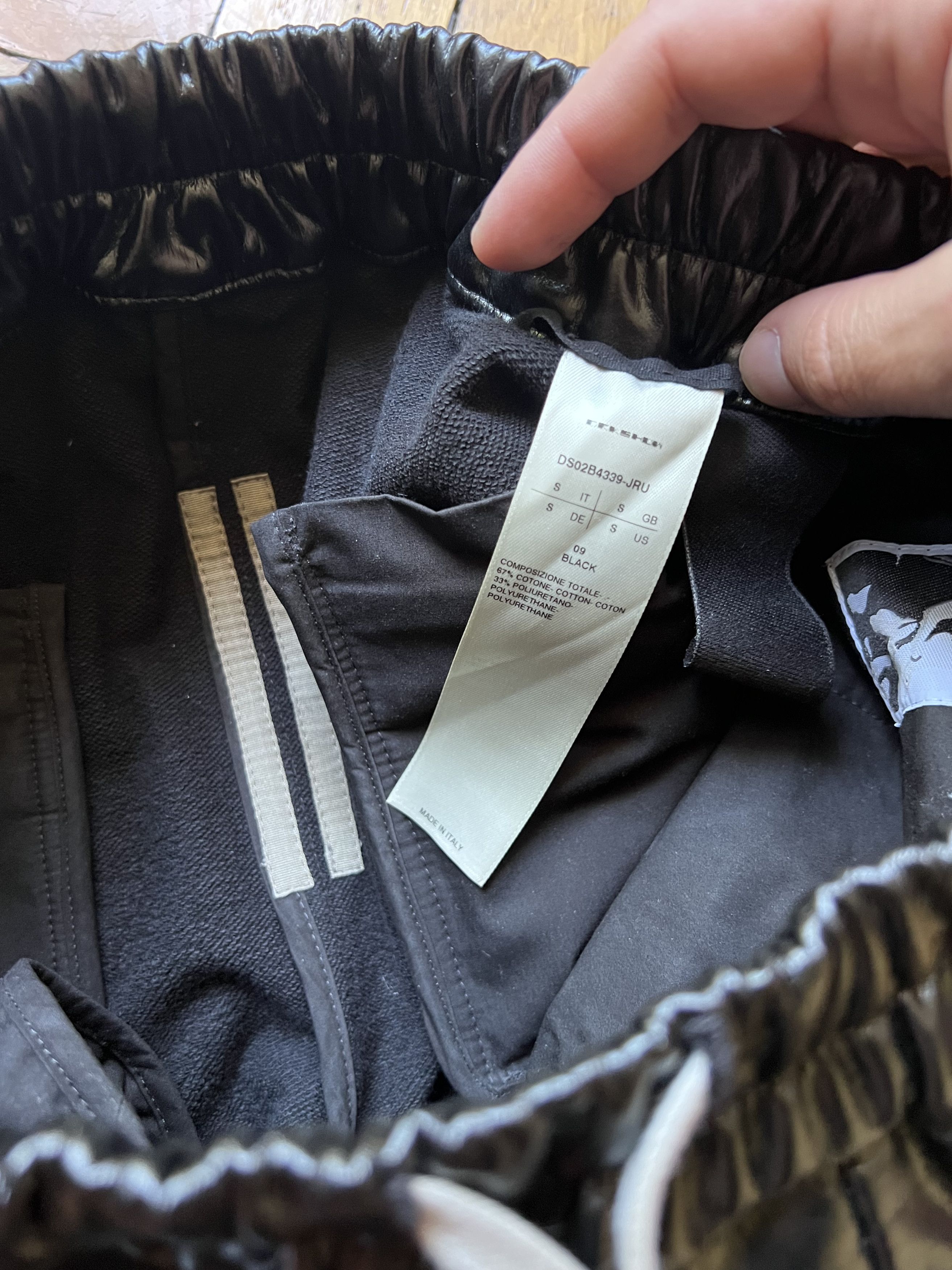 Rick Owens Size "S" Rick Owens Coated Cotton/Poly womens Cargo pant Size 25" / US 0 / IT 36 - 8 Thumbnail