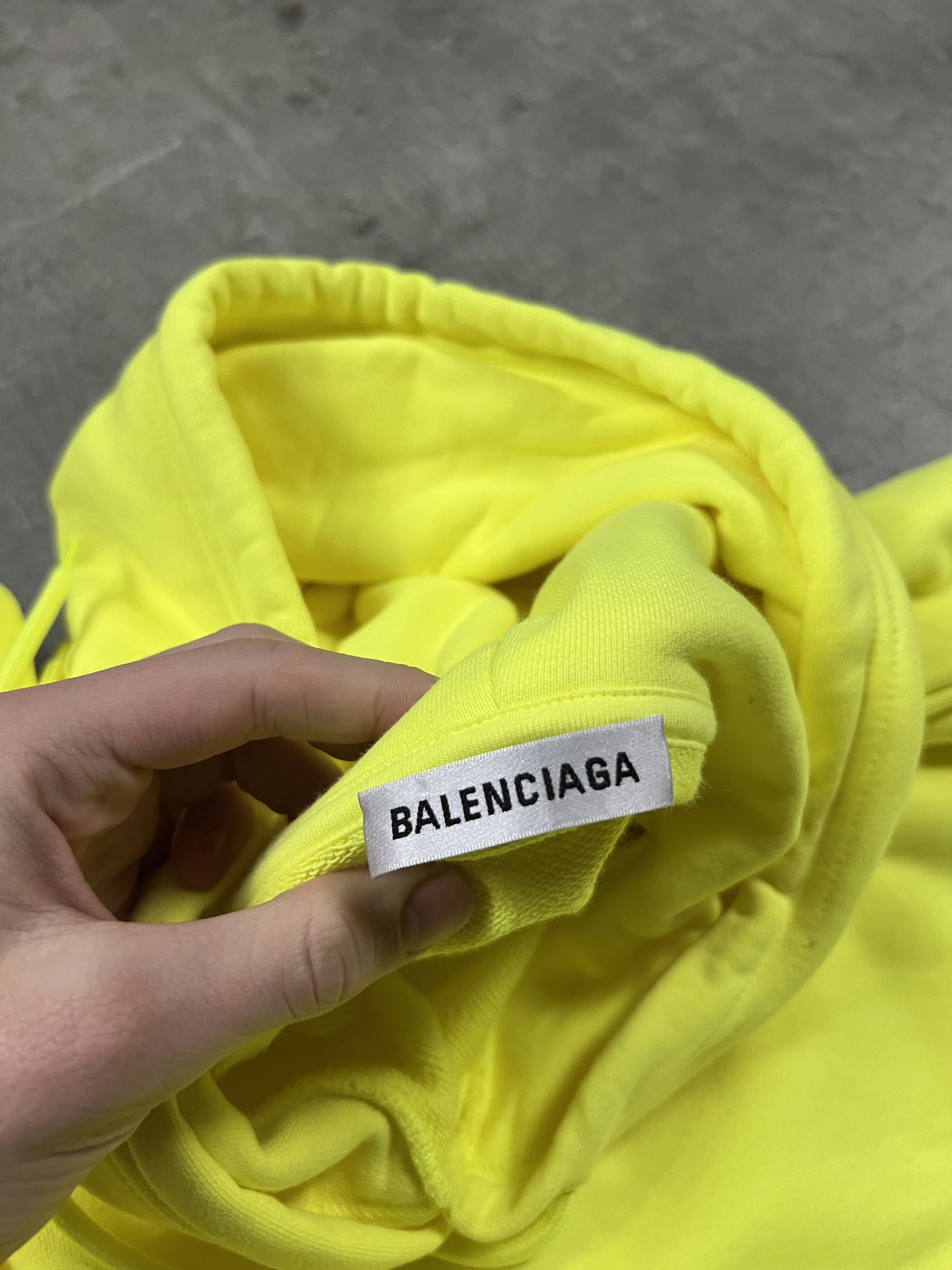 Balenciaga balenciaga crew big logo hoodie size S fakt L legit luxury Size US S / EU 44-46 / 1 - 4 Thumbnail