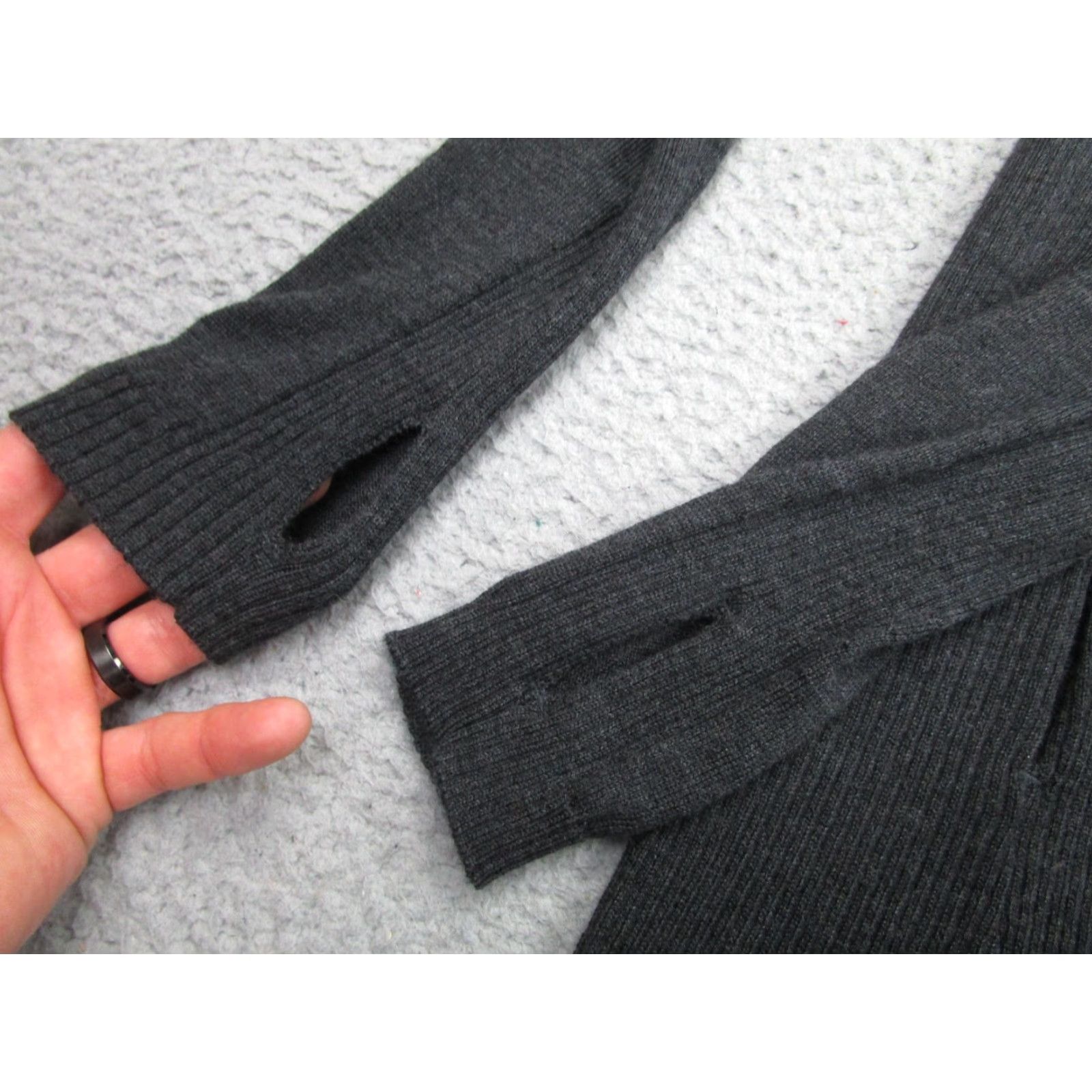 Lululemon Lululemon Sweater Womens 10 Gray Merino Wool Turtleneck Thumbholes Tunic Knit Pullover Fashion Clothing Size L / US 10 / IT 46 - 3 Thumbnail