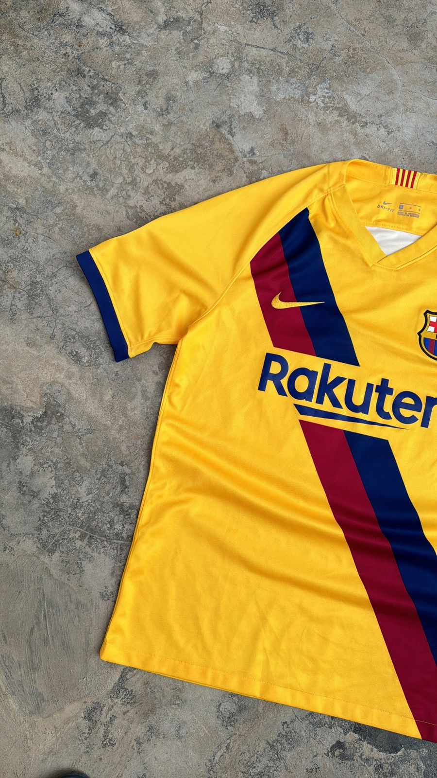Nike Nike Barcelona 2019-20 Home jersey Coutinho #14 rare kit Size US M / EU 48-50 / 2 - 2 Thumbnail
