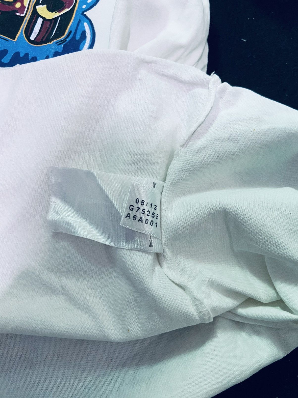 Adidas Vintage Adidas Colourfull Logo Tee Size US S / EU 44-46 / 1 - 6 Thumbnail