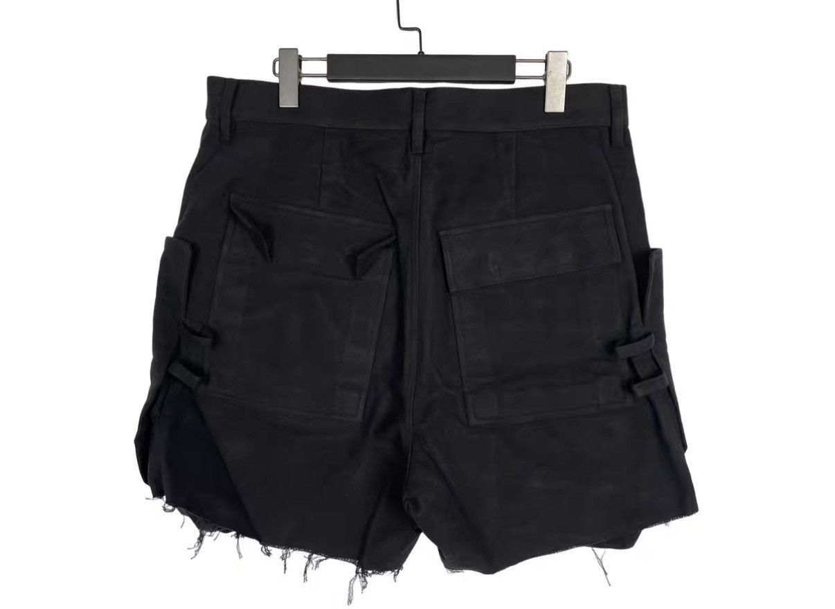 Rick Owens Black Cargo Shorts with Distressed Hem Size 34 Size US 34 / EU 50 - 1 Thumbnail