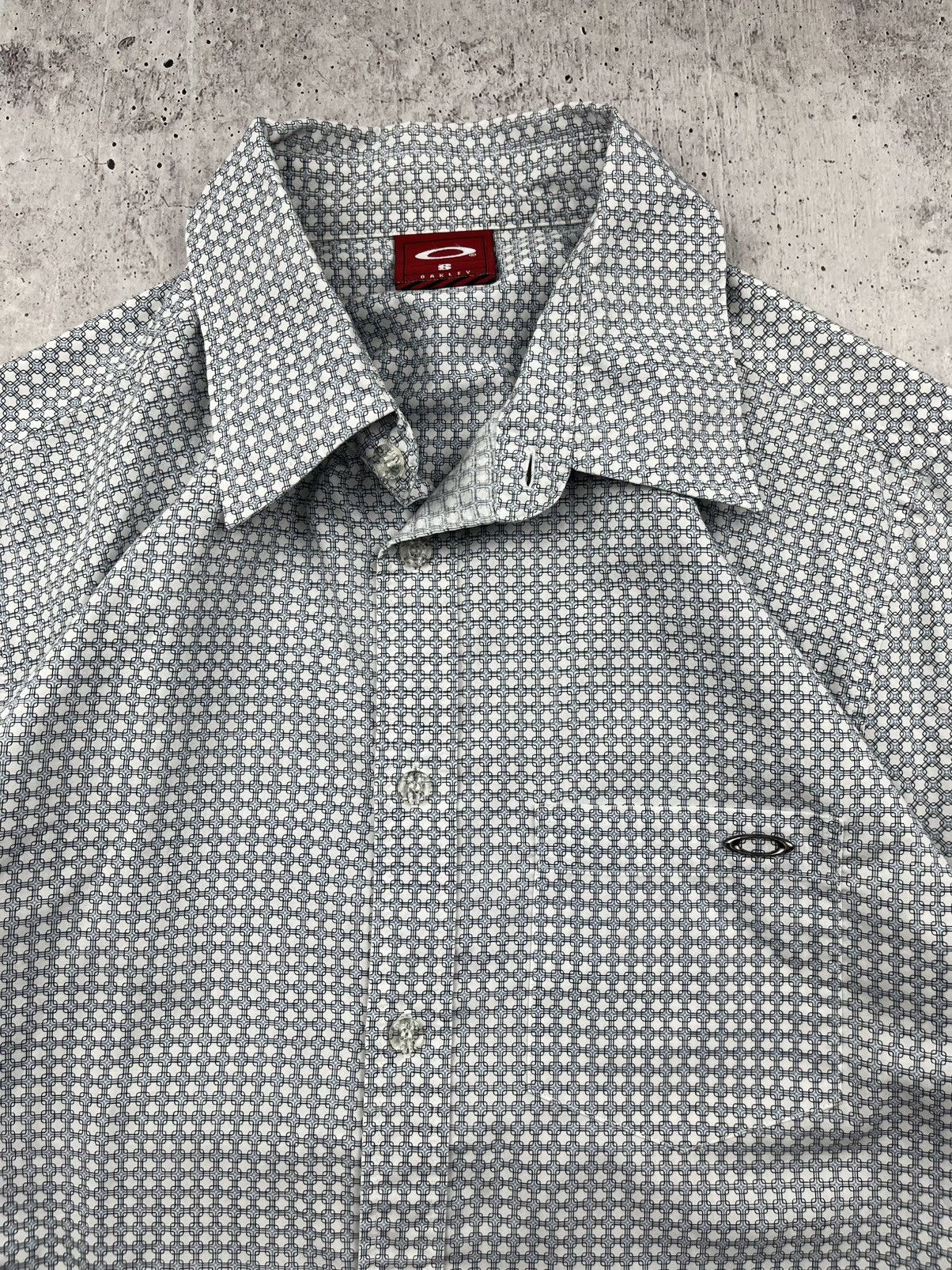Vintage Vintage Oakley Metal Logo Shirt Size US M / EU 48-50 / 2 - 3 Thumbnail