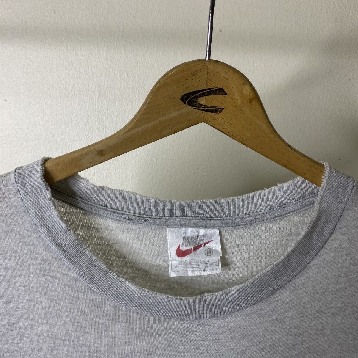 Nike 1990s Nike US National Team Distressed T Shirt Size US L / EU 52-54 / 3 - 12 Thumbnail