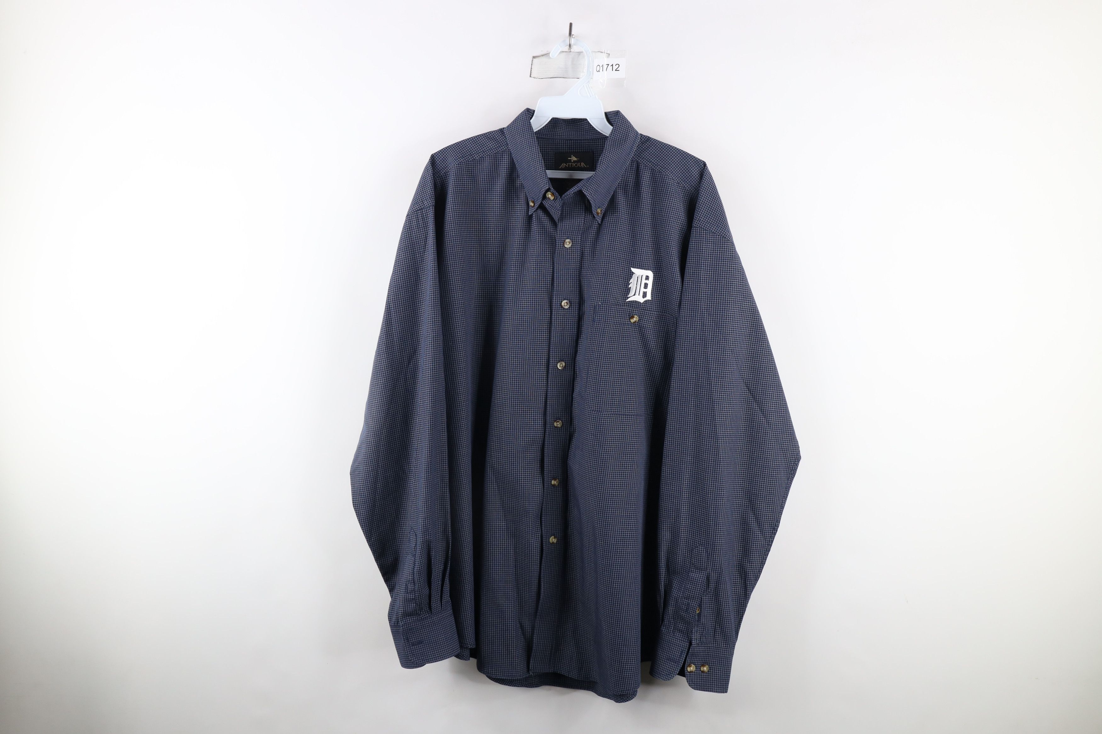 Vintage Vintage 90s Tigers Old English D Collared Button Down Shirt Size US L / EU 52-54 / 3 - 1 Thumbnail