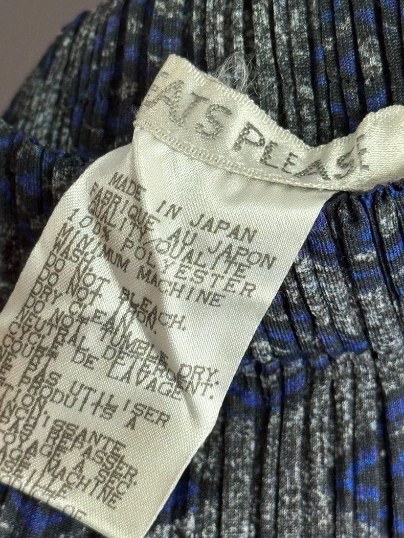 Issey Miyake Issey Miyake size:1 A dark blue diamond-patterned skirt Size 22" - 3 Thumbnail