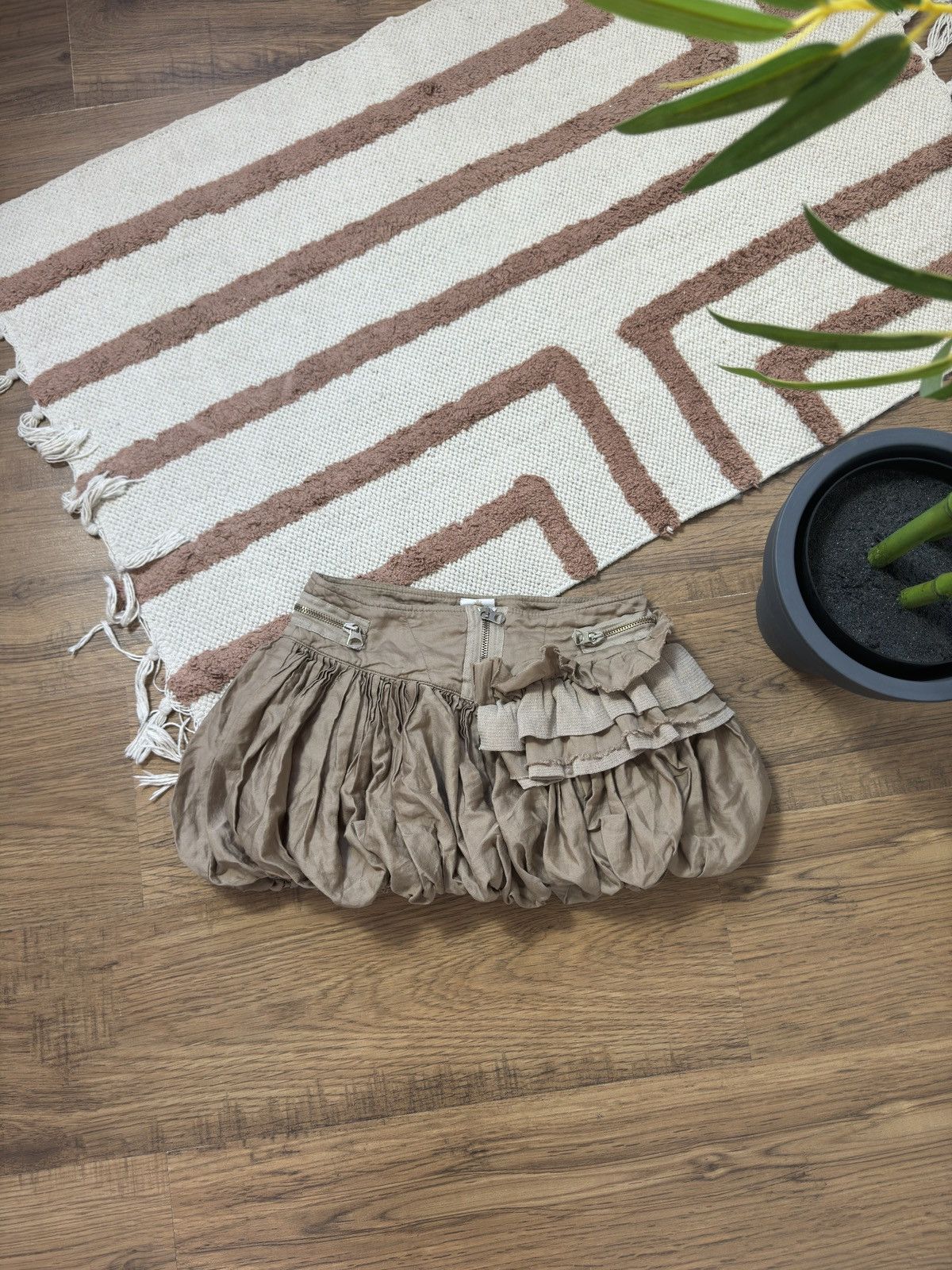 Dondup VINTAGE DONDUP BALLOON SATIN LACE SKIRT Size 24" / US 00 / IT 34 - 2 Thumbnail
