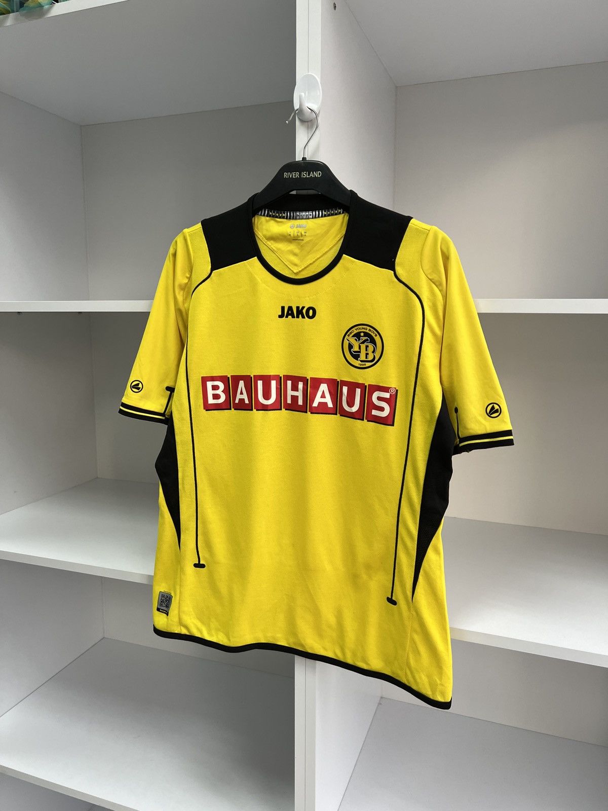 Vintage BSC Young Boys 2012-13 Home FOOTBALL SOCCER JERSEY Size US M / EU 48-50 / 2 - 4 Thumbnail