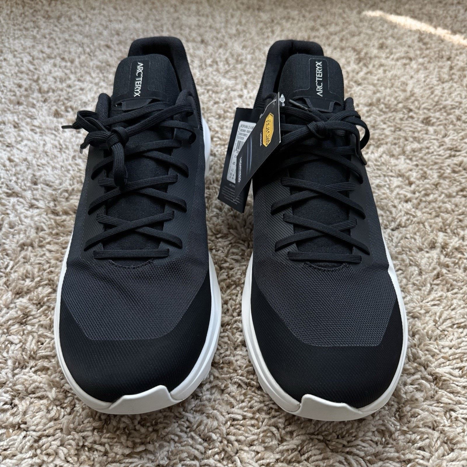 Arc'teryx NWT Arc'teryx Norvan LD 4 Size 13 Black/Arctic Silk White Size US 13 / EU 46 - 2 Thumbnail