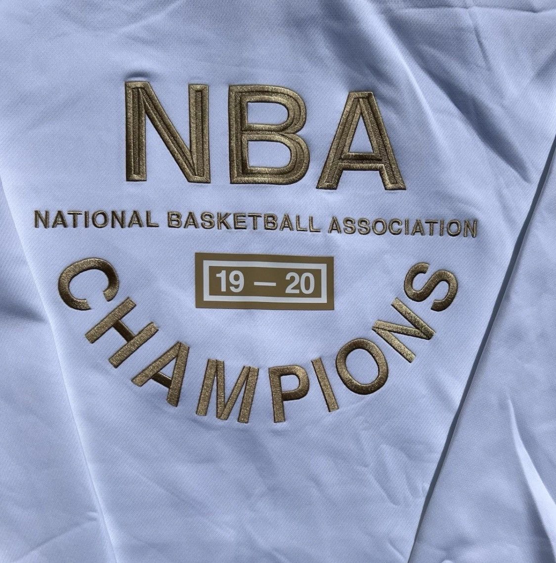 Nike LOS ANGELES LAKERS SHOWTIME "TROPHY RING BANNER" 2020 Size US XL / EU 56 / 4 - 13 Thumbnail