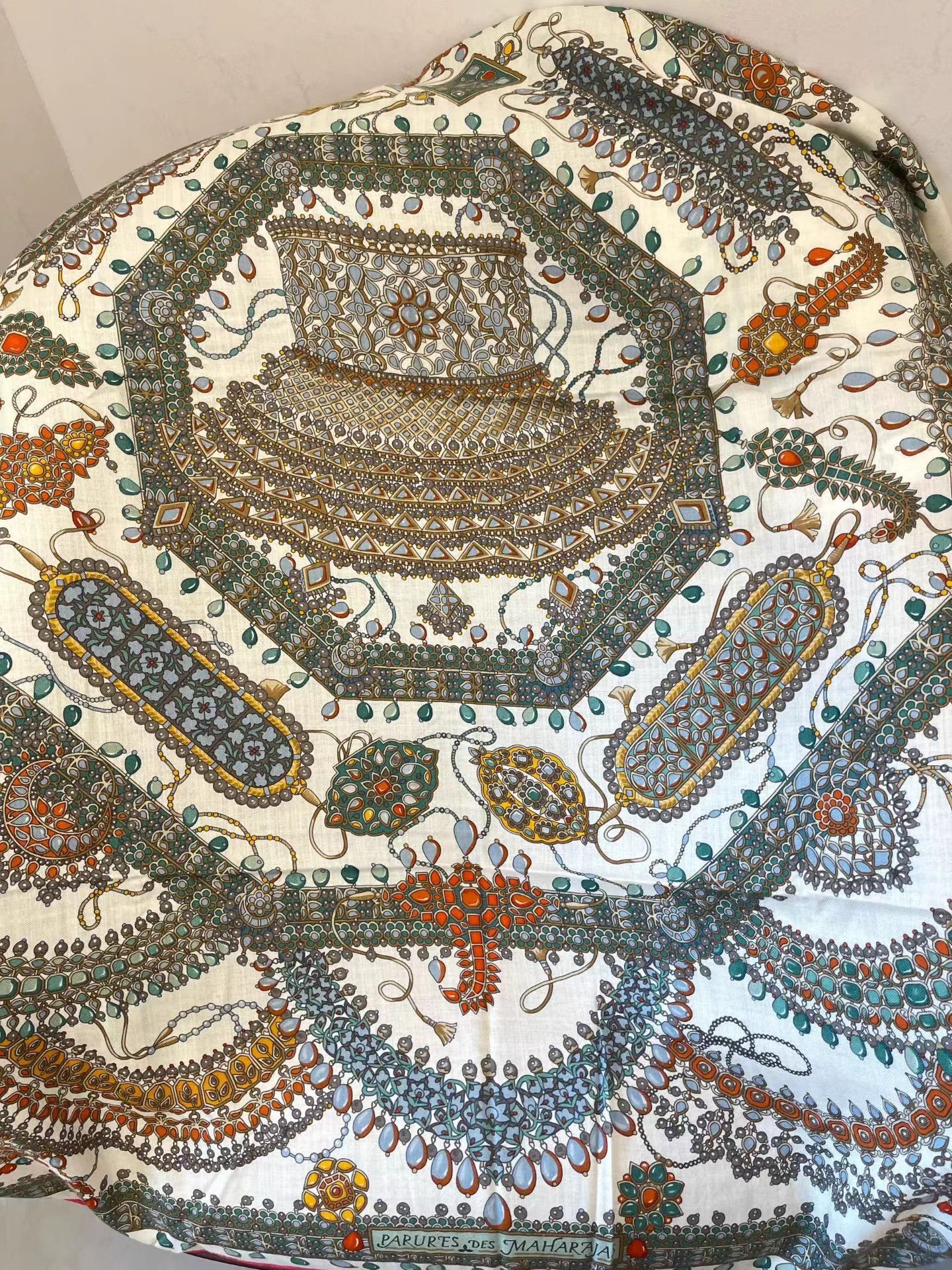 Hermes Hermès 140x140 like new scarf/shawl AH017 Size ONE SIZE - 5 Thumbnail