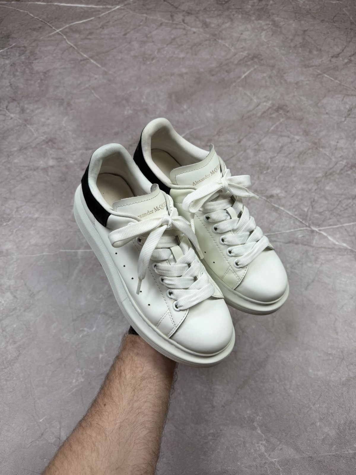 Alexander McQueen Alexander McQueen Sneakers Size 40 Size US 7 / EU 40 - 2 Thumbnail