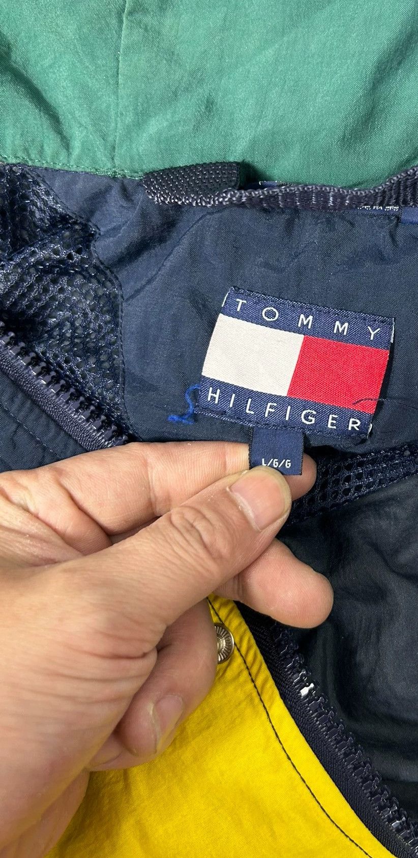 Tommy Hilfiger Vintage 90s Tommy Hilfiger Authentic Jacket / Windbreaker Size US L / EU 52-54 / 3 - 6 Thumbnail