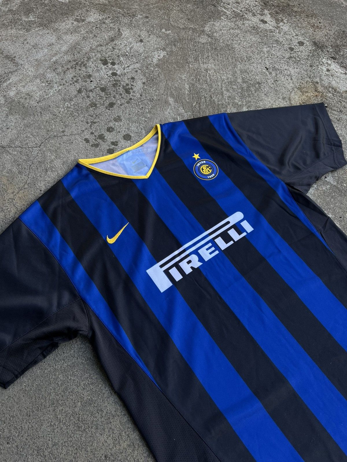 Nike Crazy Vintage Inter Milan Nike Jersey 2000s Home Soccer y2k Size US M / EU 48-50 / 2 - 3 Thumbnail