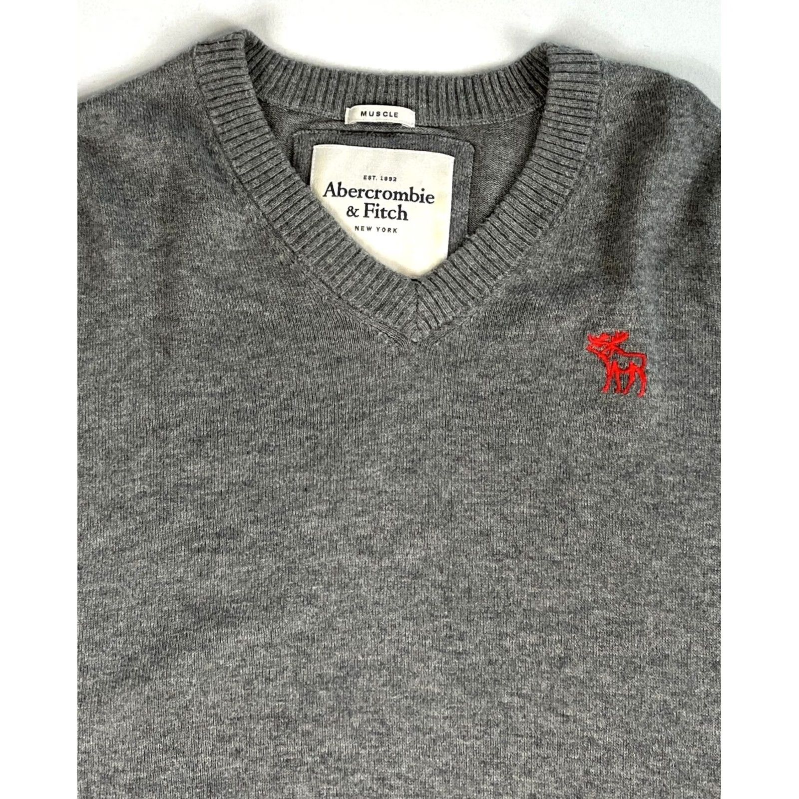 Abercrombie & Fitch VINTAGE Abercrombie & Fitch Pullover Sweater Shirt Mens L Gray V-Neck 94% Cotton, 3% Wool, 3% Cashmere Embroidered Logo City Classic Muscle Fit Size US L / EU 52-54 / 3 - 3 Thumbnail