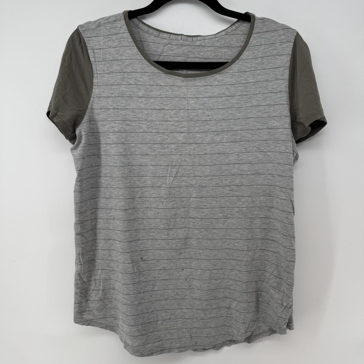Lululemon Lululemon Gray Striped Womens Tee Size L / US 10 / IT 46 - 1 Thumbnail