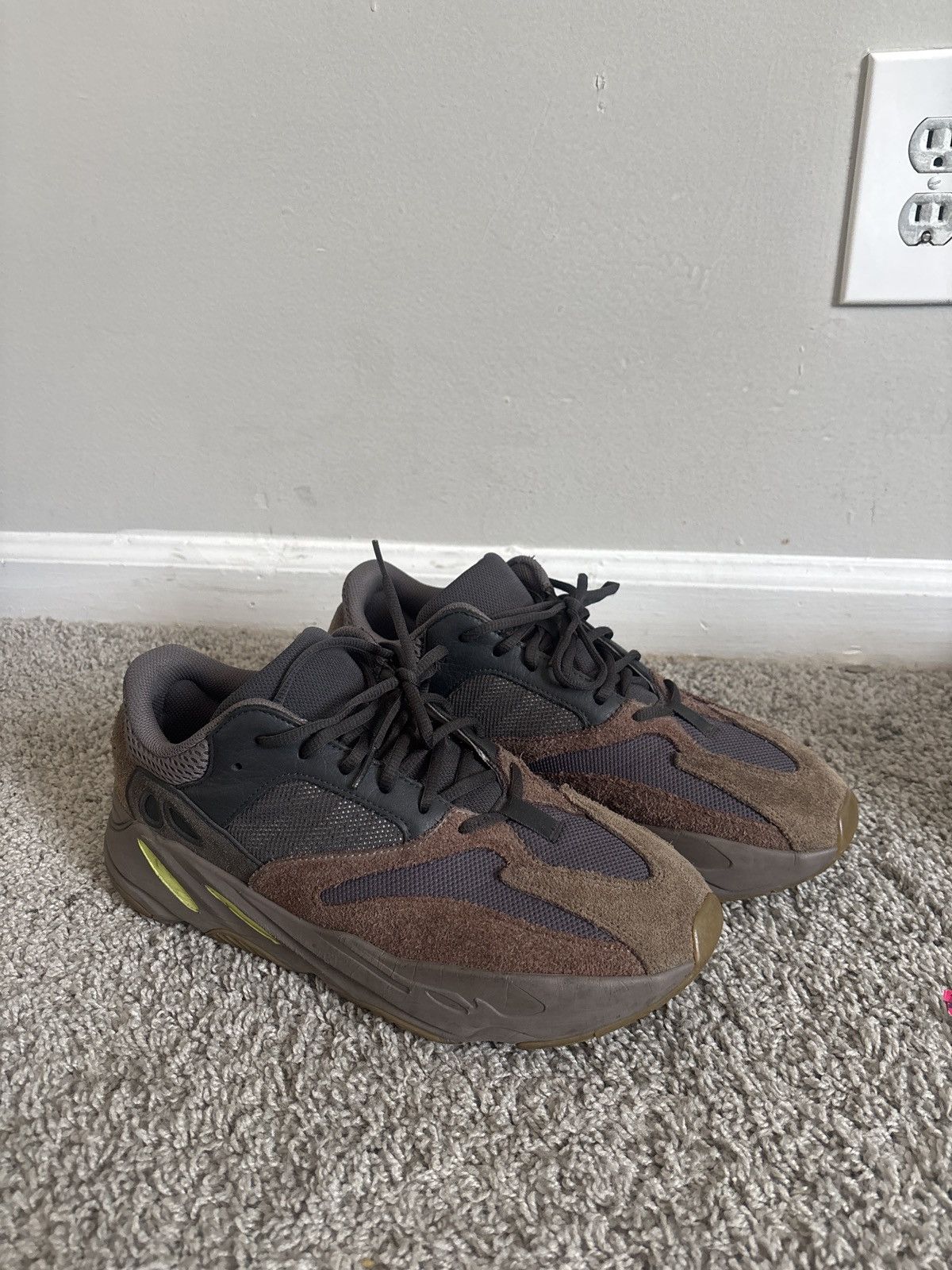 Adidas yeezy 700 mauve Size US 12 / EU 45 - 1 Thumbnail