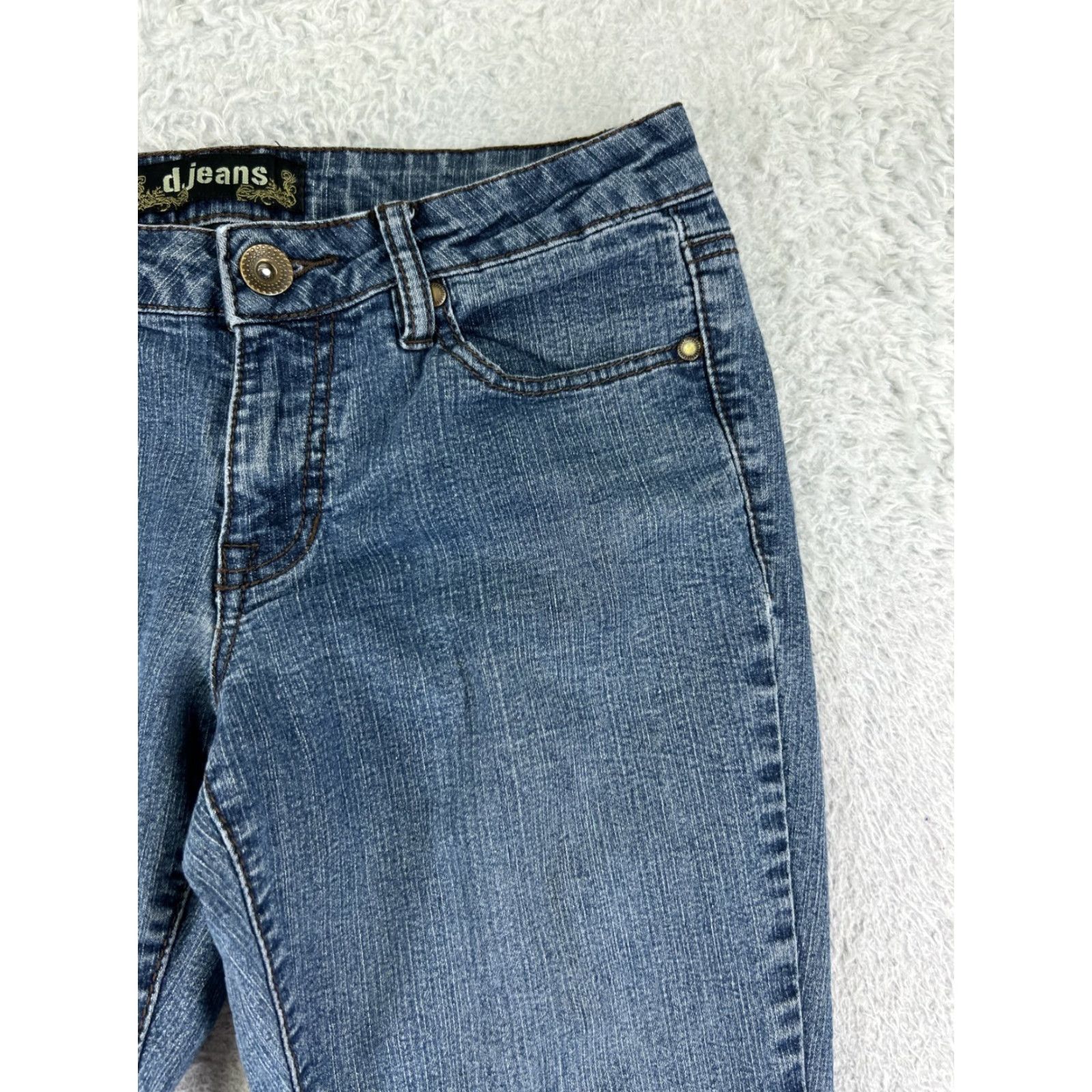 Denime D.Jeans Denim Jeans Women's 6 Blue Flared Low Rise Zip Fly Embroidered Denim Jeans Shirt/Hoodie? Size 28" / US 6 / IT 42 - 7 Thumbnail